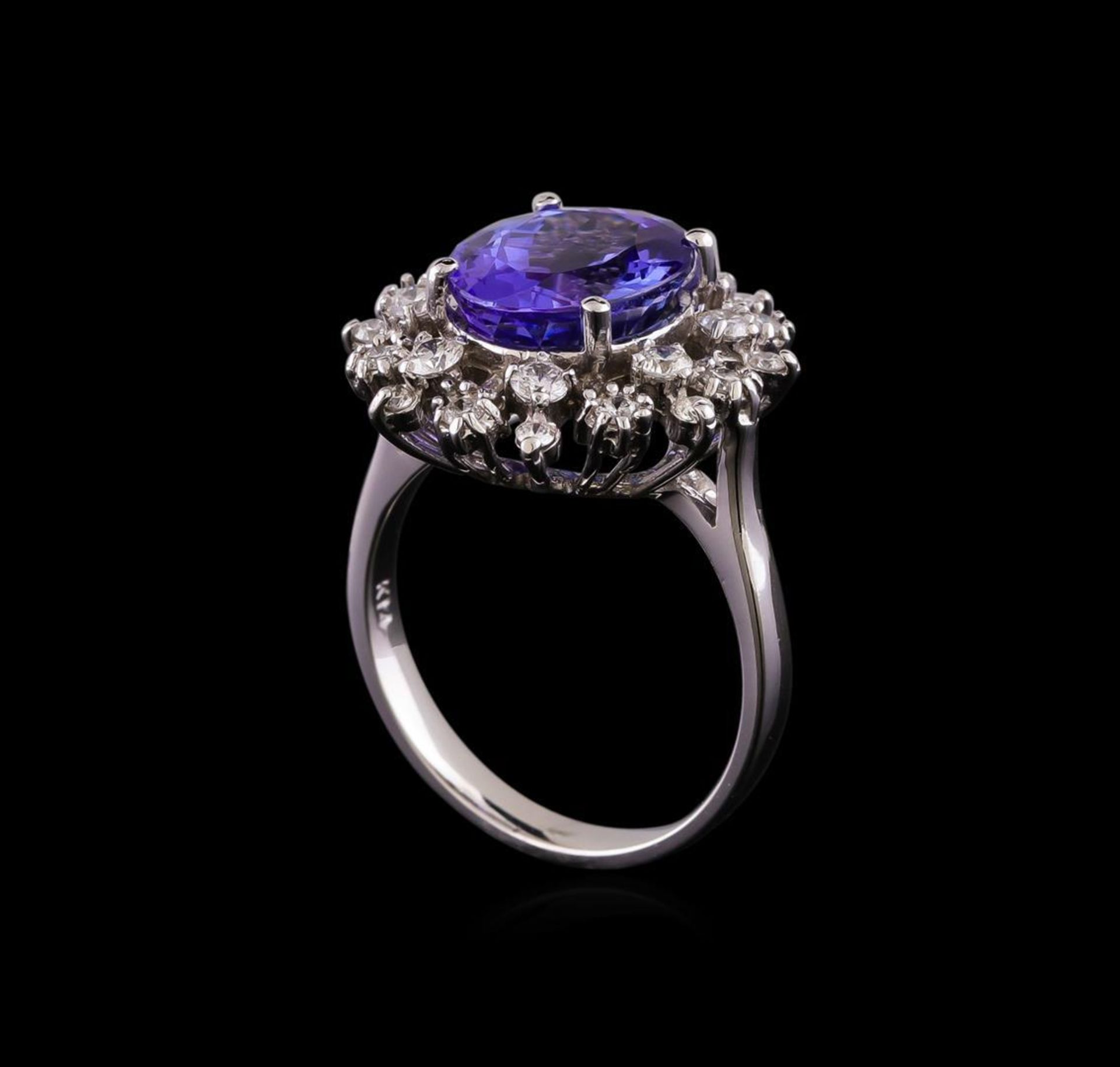 4.35ct Tanzanite and Diamond Ring - 14KT White Gold - Image 4 of 6