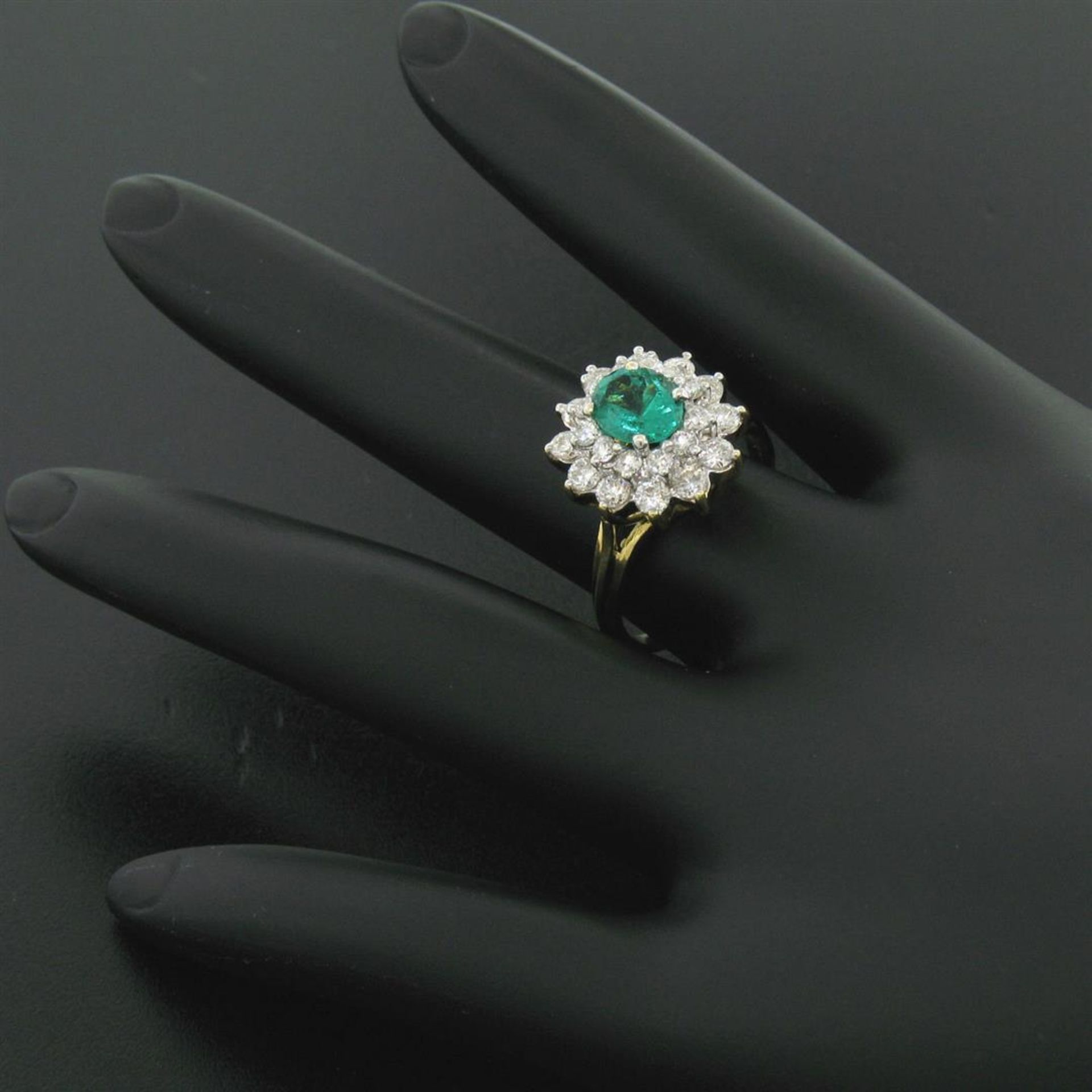 18k Yellow Gold 1.83ctw Oval Colombian Emerald Solitaire Dual Diamond Halo Ring - Image 9 of 9