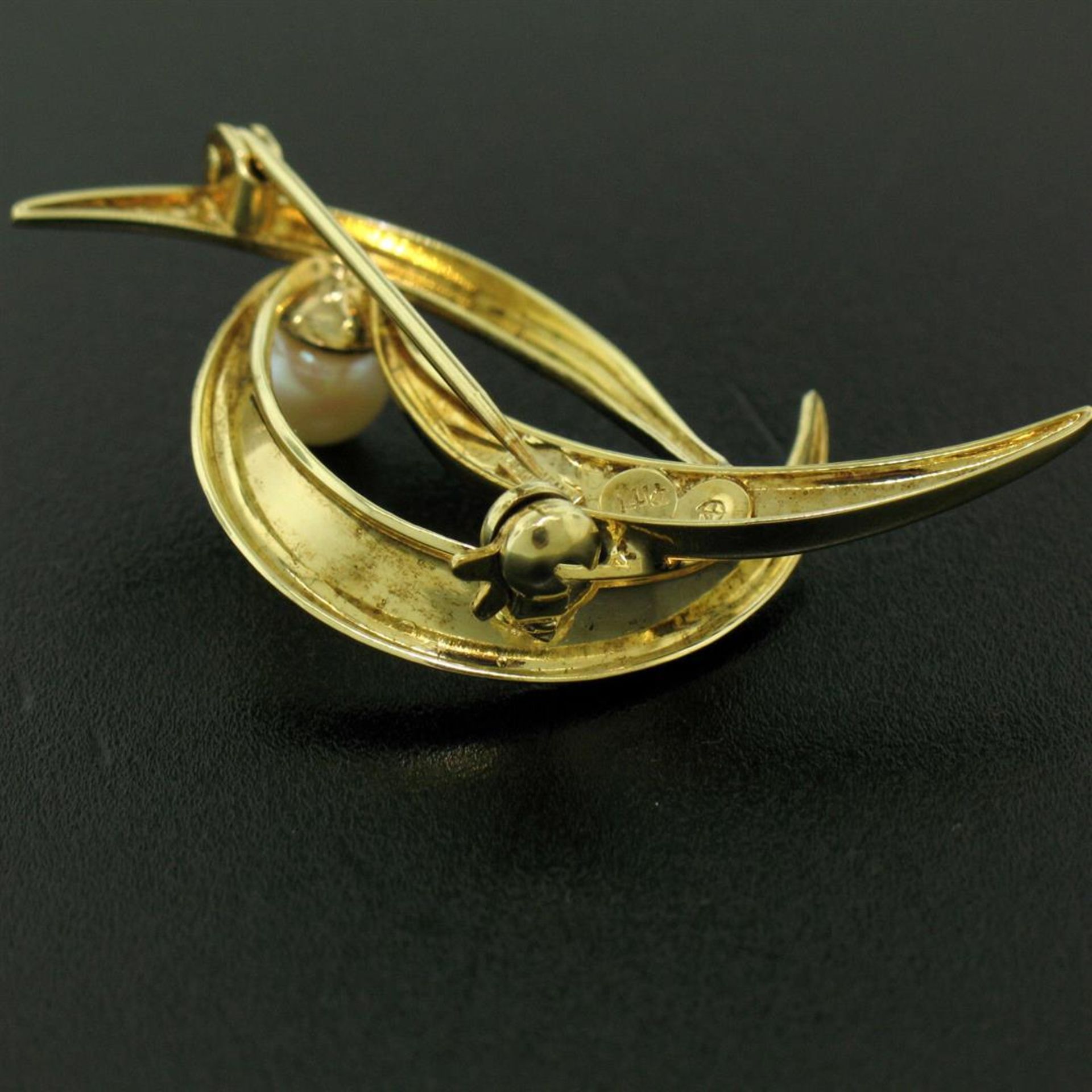 14k Solid Yellow Gold German 5.9mm Round Cultured Pearl Textured Bird Brooch Pin - Image 6 of 6