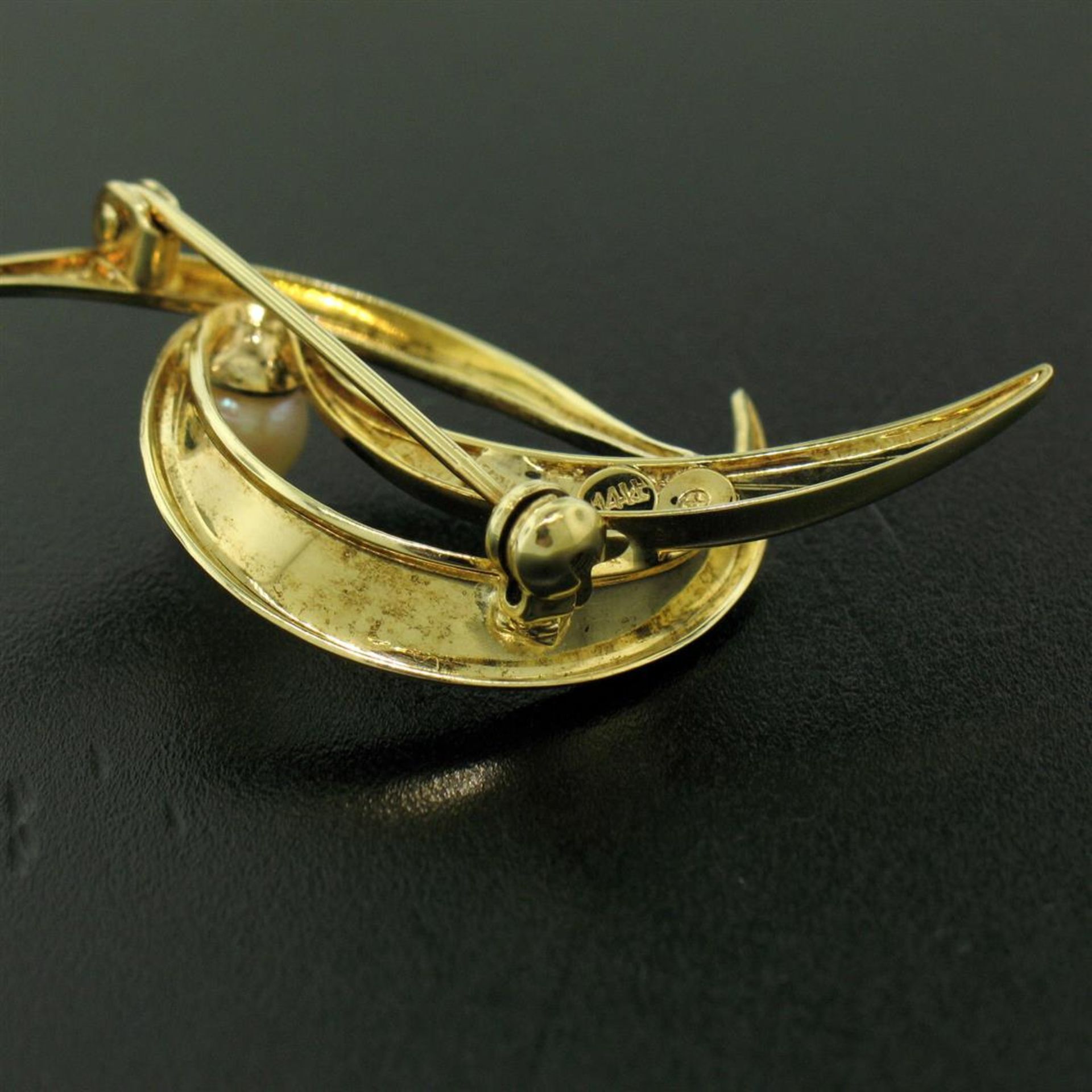 14k Solid Yellow Gold German 5.9mm Round Cultured Pearl Textured Bird Brooch Pin - Image 5 of 6