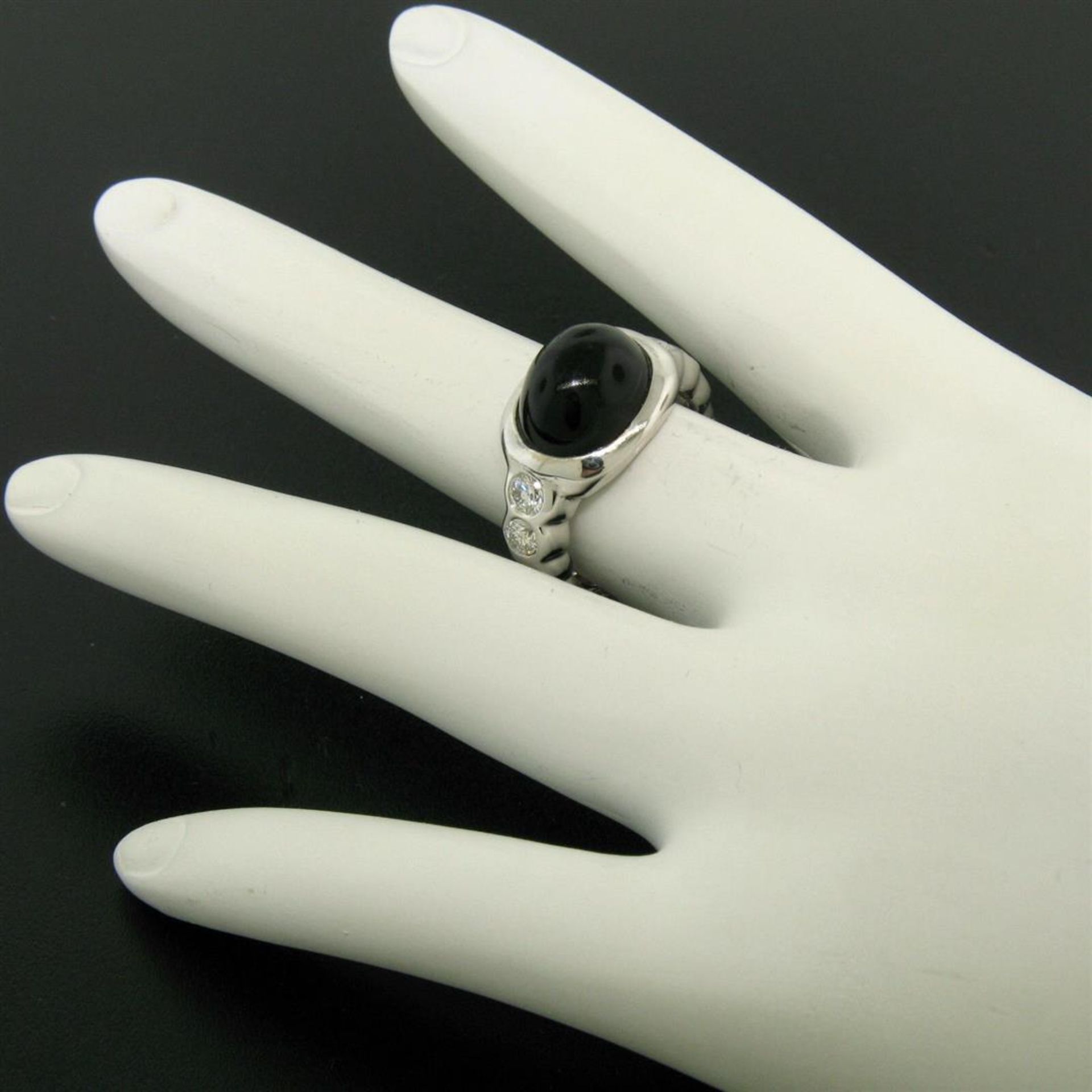 18K White Gold Oval Bezel Set Black Onyx Burnish Set Diamond Bubble Ring - Image 6 of 7