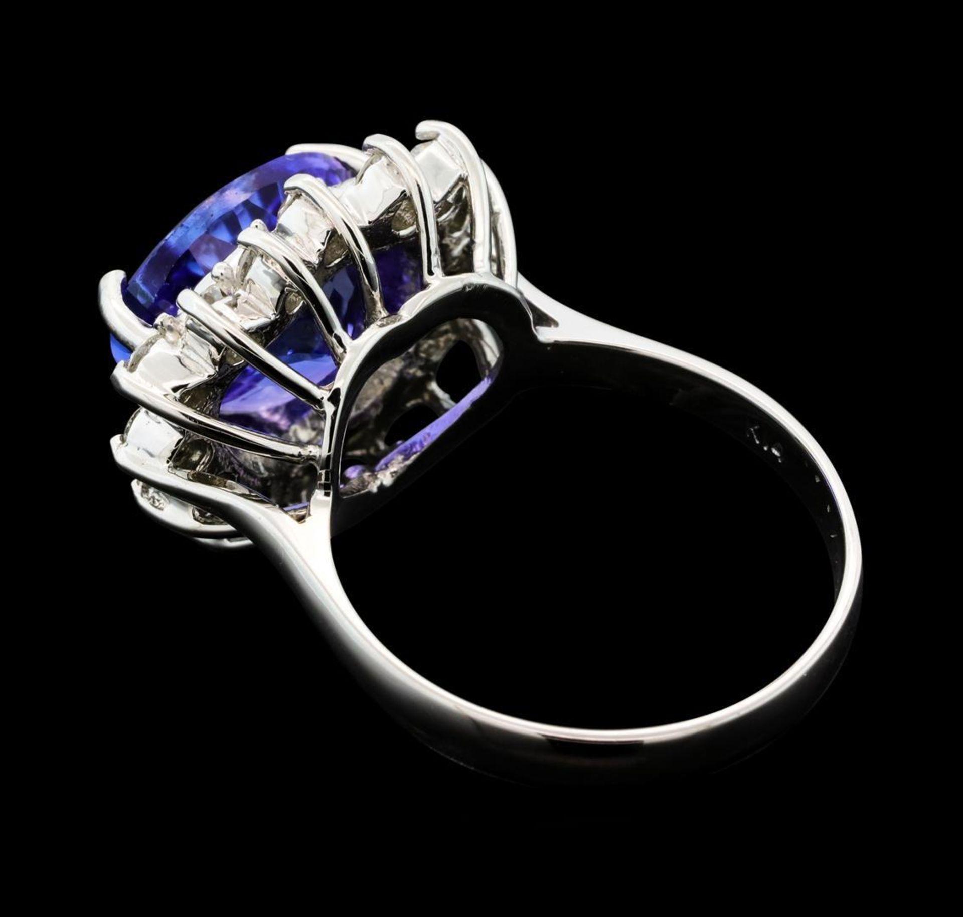 5.25 ct Tanzanite And Diamond Ring - 14KT White Gold - Image 3 of 5