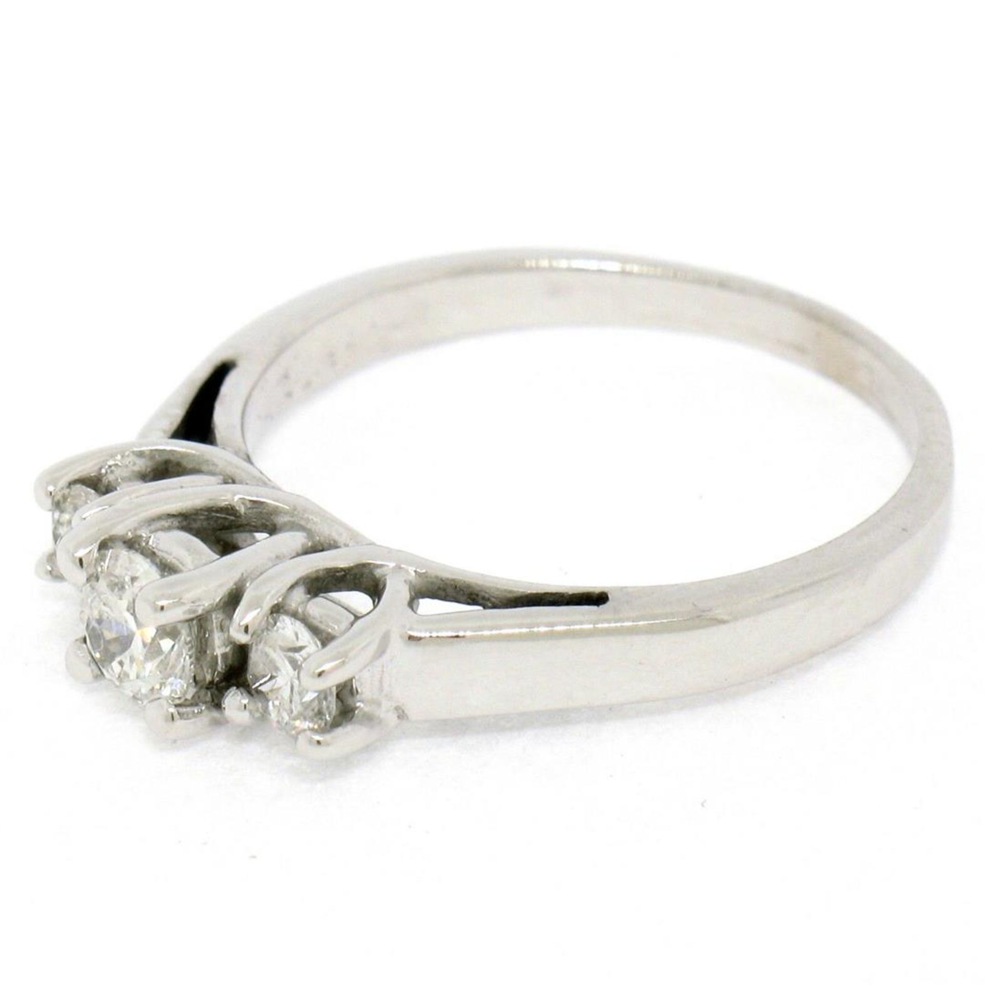 Classic 14k White Gold 0.45ctw Three Stone F VS2 Round Diamond Engagement Ring - Image 6 of 9