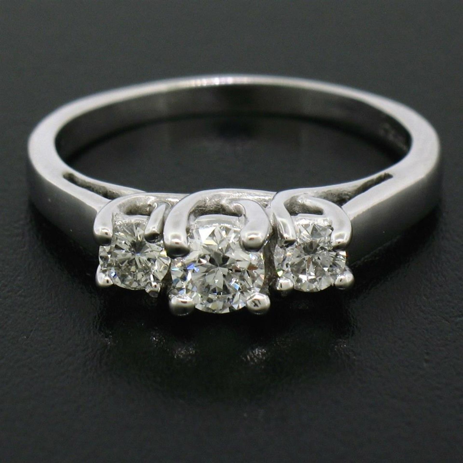 Classic 14k White Gold 0.45ctw Three Stone F VS2 Round Diamond Engagement Ring - Image 2 of 9