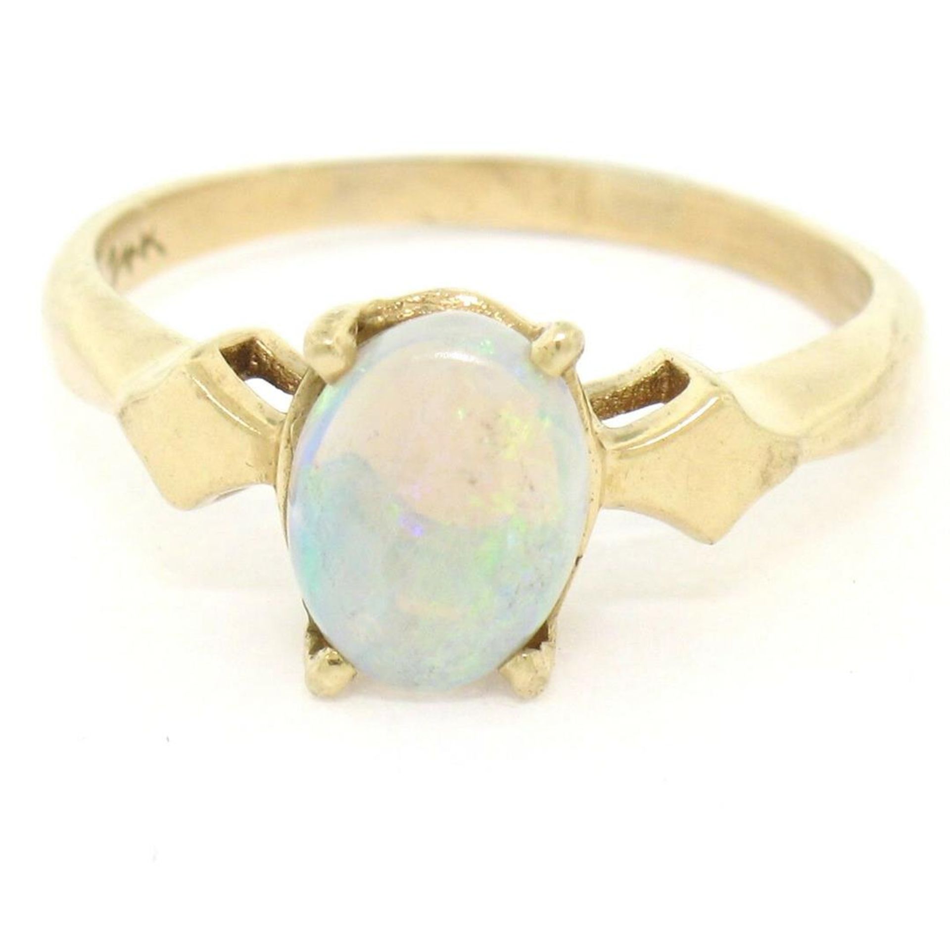 Vintage 14K Yellow Gold 0.65ct Petite Oval Cabochon Opal Solitaire Ring Size 6
