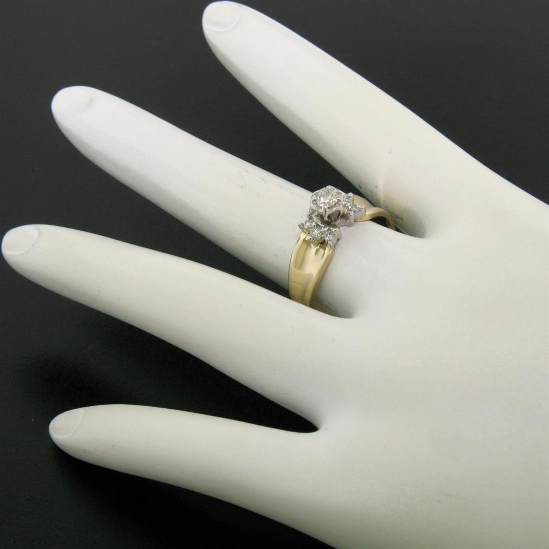 14k Two Tone Gold 0.30 ctw Illusion Set Solitaire Diamond Engagement Ring - Image 4 of 8