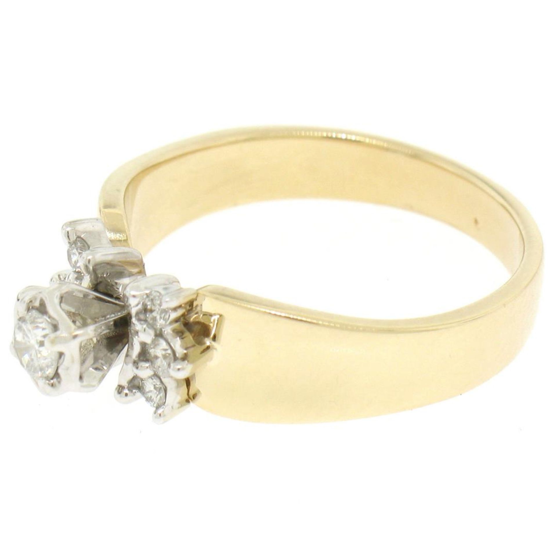 14k Two Tone Gold 0.30 ctw Illusion Set Solitaire Diamond Engagement Ring - Image 6 of 8