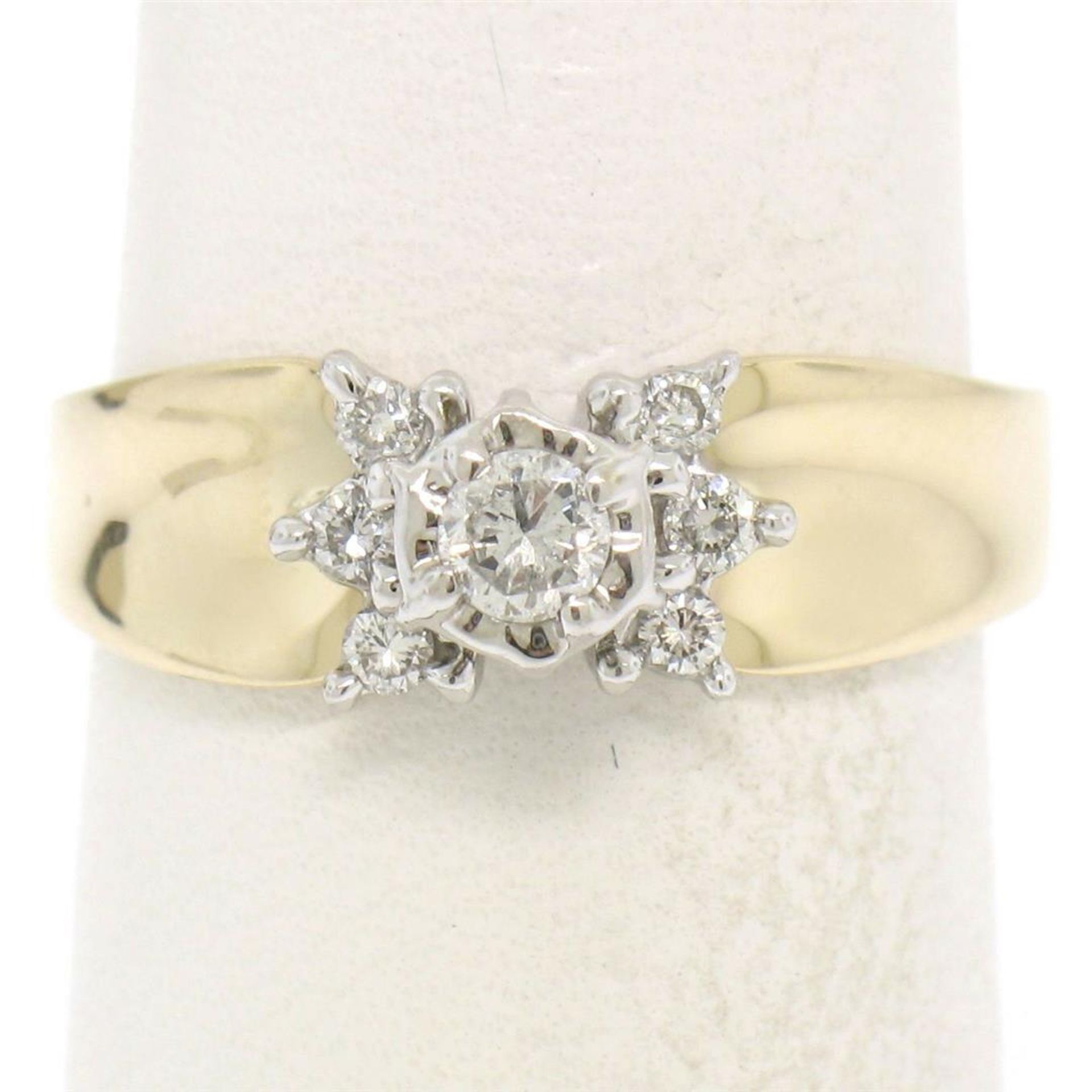 14k Two Tone Gold 0.30 ctw Illusion Set Solitaire Diamond Engagement Ring - Image 3 of 8