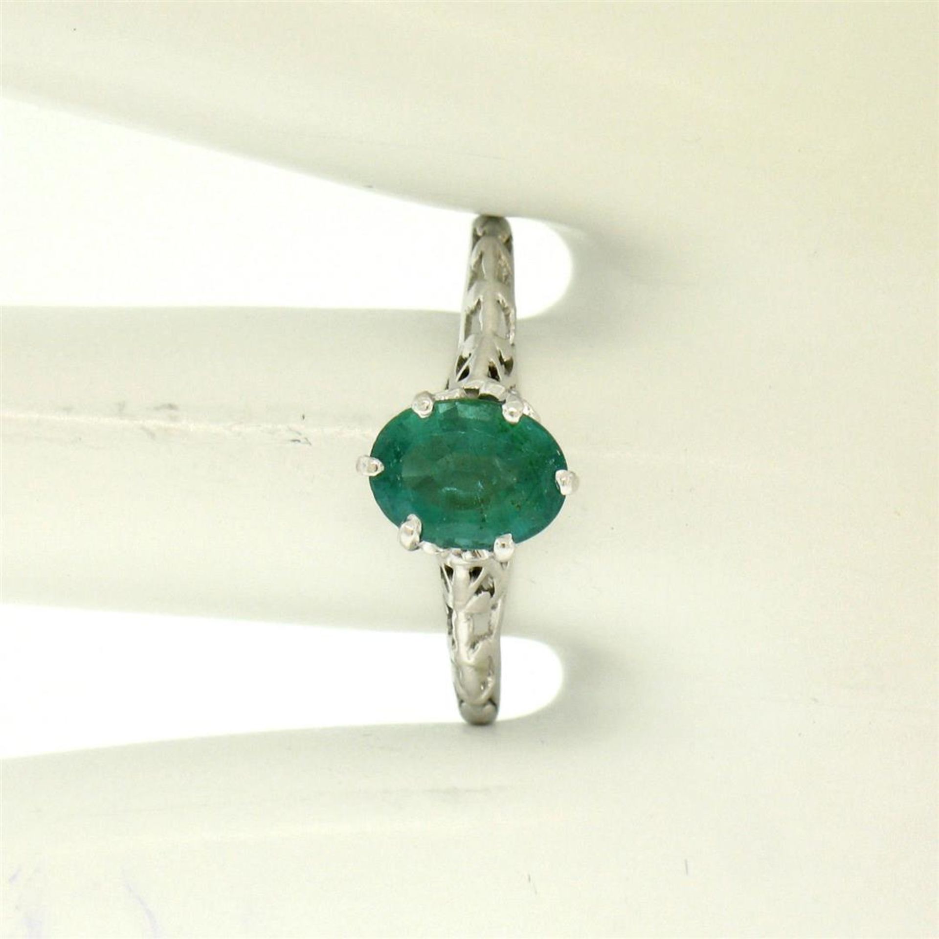 14k White Gold 1.38 ct Prong Set Oval Cut Emerald Filigree Solitaire Ring - Image 4 of 8