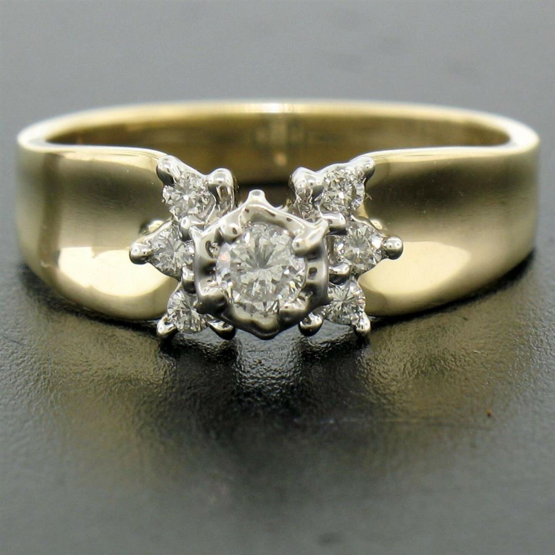 14k Two Tone Gold 0.30 ctw Illusion Set Solitaire Diamond Engagement Ring - Image 2 of 8
