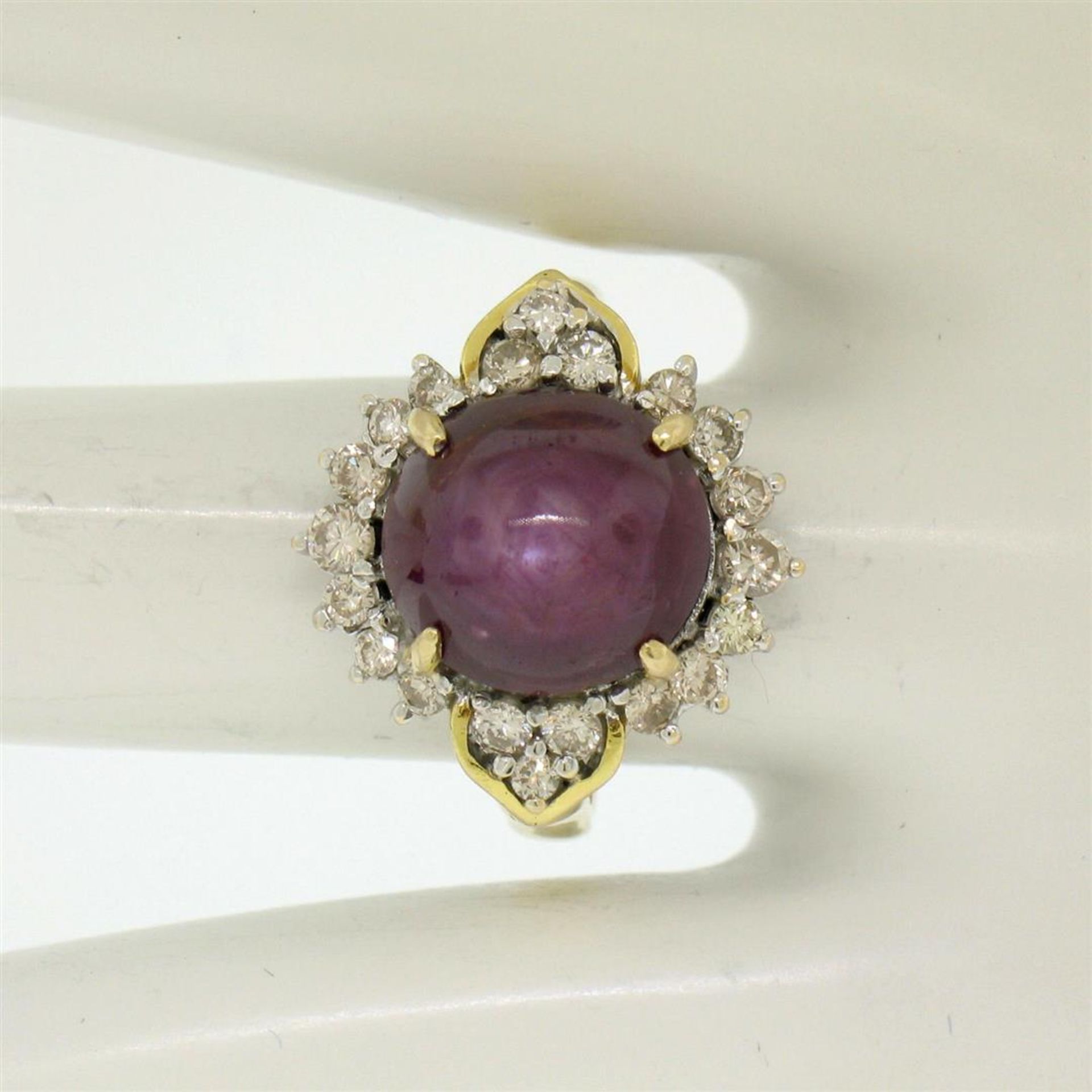 14K Two Tone Gold 11.60 ctw Cabochon Star Ruby & Champagne Diamond Cocktail Ring - Image 7 of 9