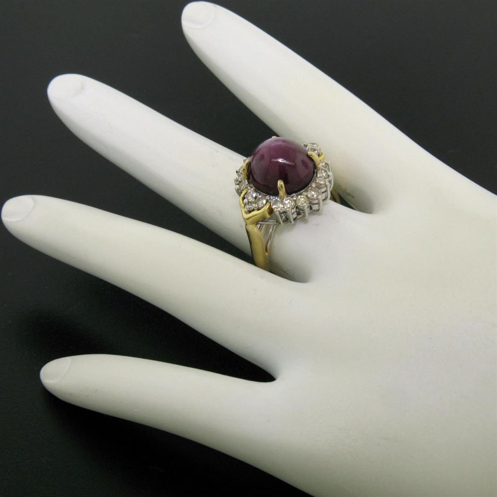 14K Two Tone Gold 11.60 ctw Cabochon Star Ruby & Champagne Diamond Cocktail Ring - Image 6 of 9