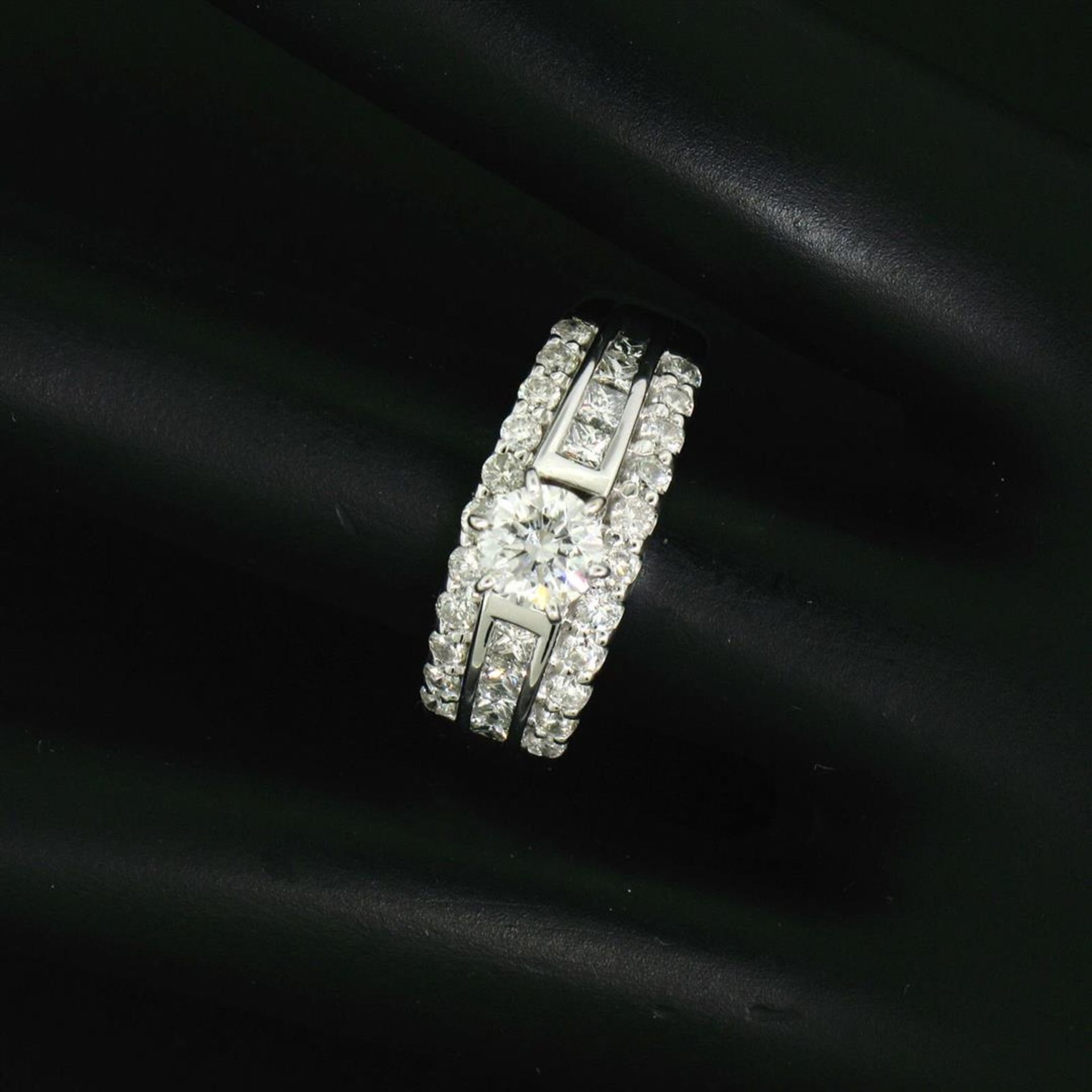 14K White Gold 1.39ctw Prong Round & Channel Princess Diamond Engagement Ring - Image 9 of 9