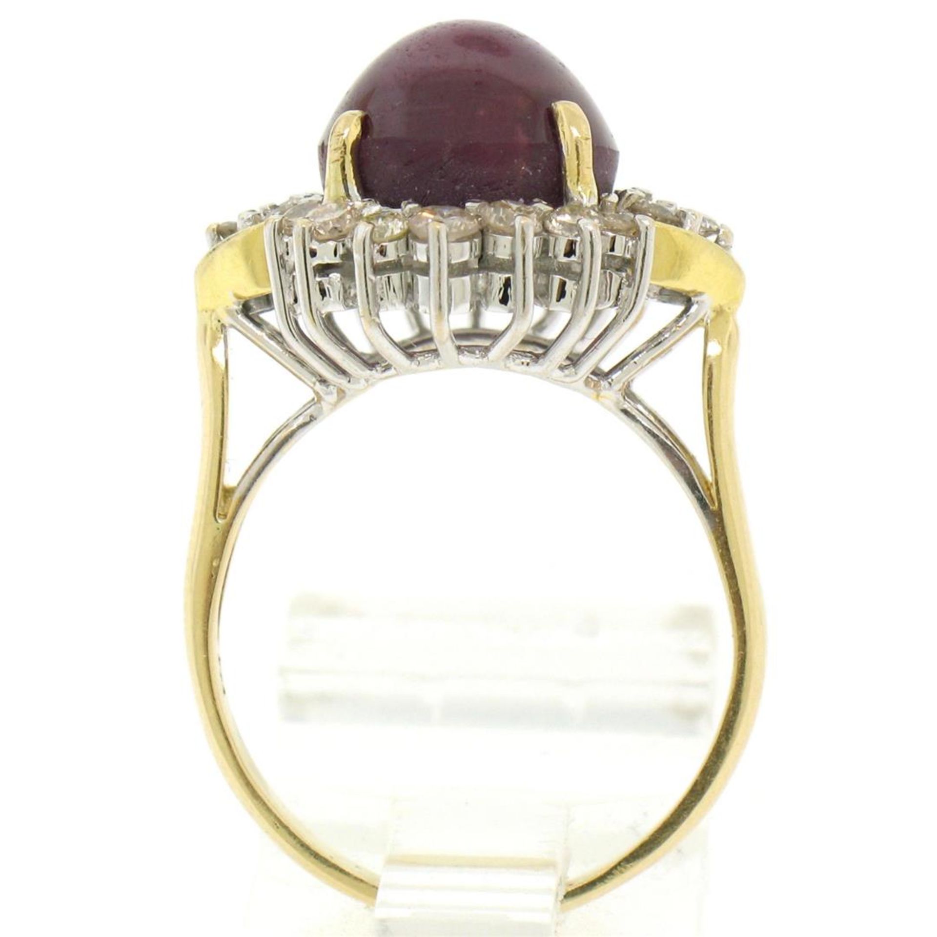 14K Two Tone Gold 11.60 ctw Cabochon Star Ruby & Champagne Diamond Cocktail Ring - Image 9 of 9