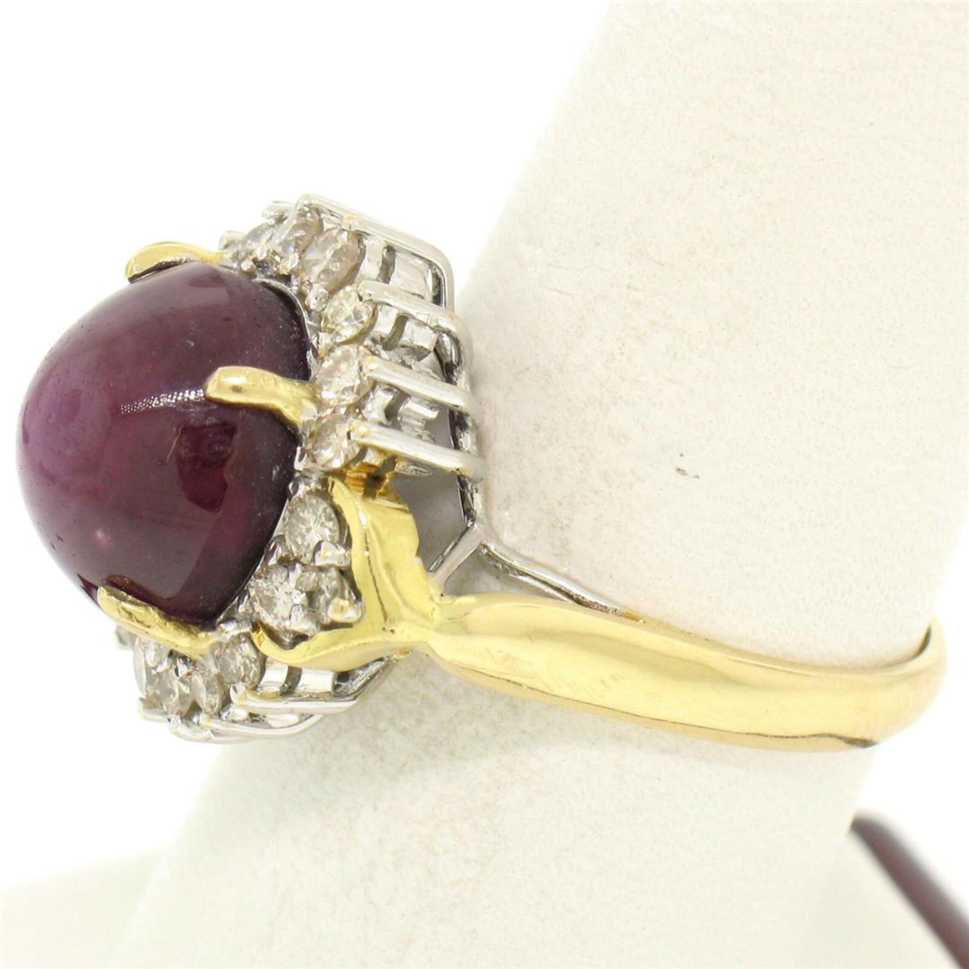14K Two Tone Gold 11.60 ctw Cabochon Star Ruby & Champagne Diamond Cocktail Ring - Image 2 of 9