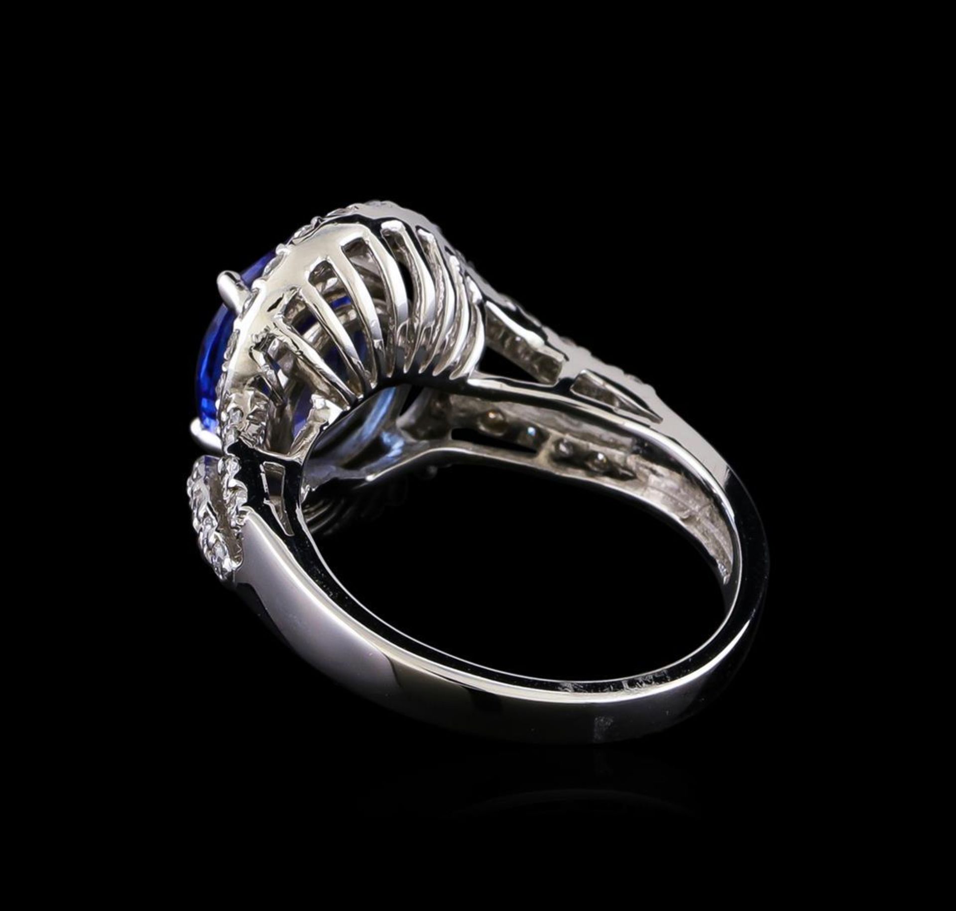 3.00ct Tanzanite and Diamond Ring - 14KT White Gold - Image 3 of 5