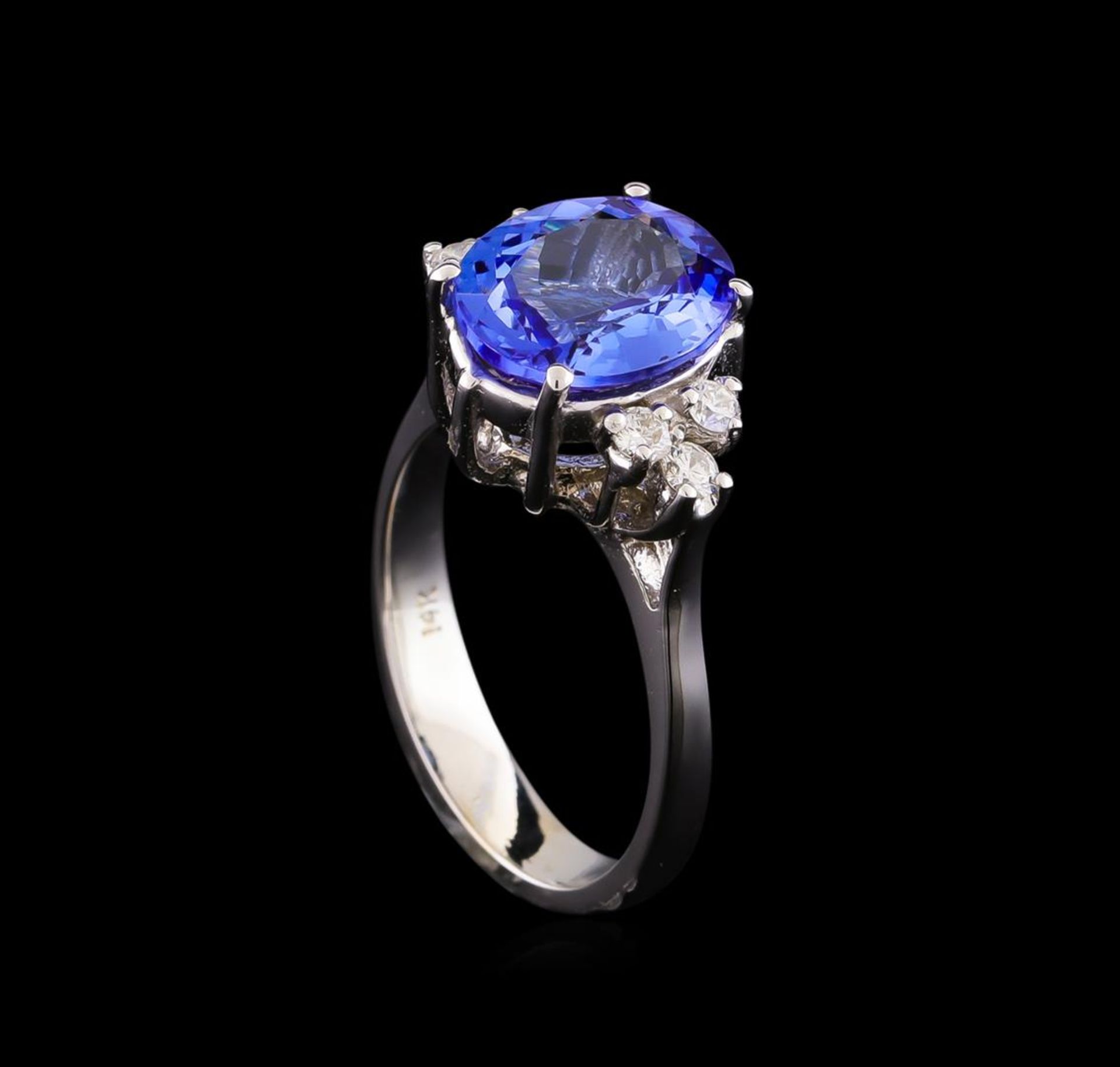 3.05ct Tanzanite and Diamond Ring - 14KT White Gold - Image 4 of 5