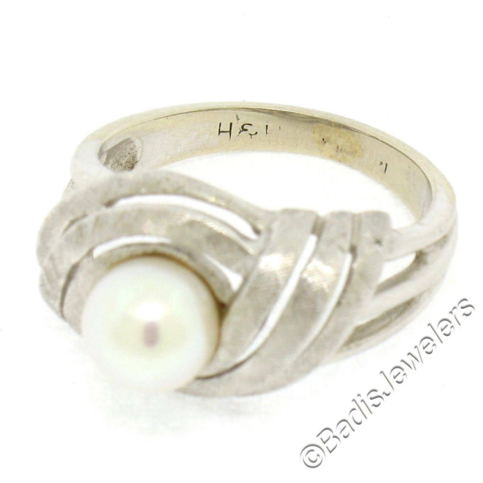 Vintage 14kt White Gold 6.3mm Round Pearl Solitaire Florentine Finished Open Swi - Image 6 of 6