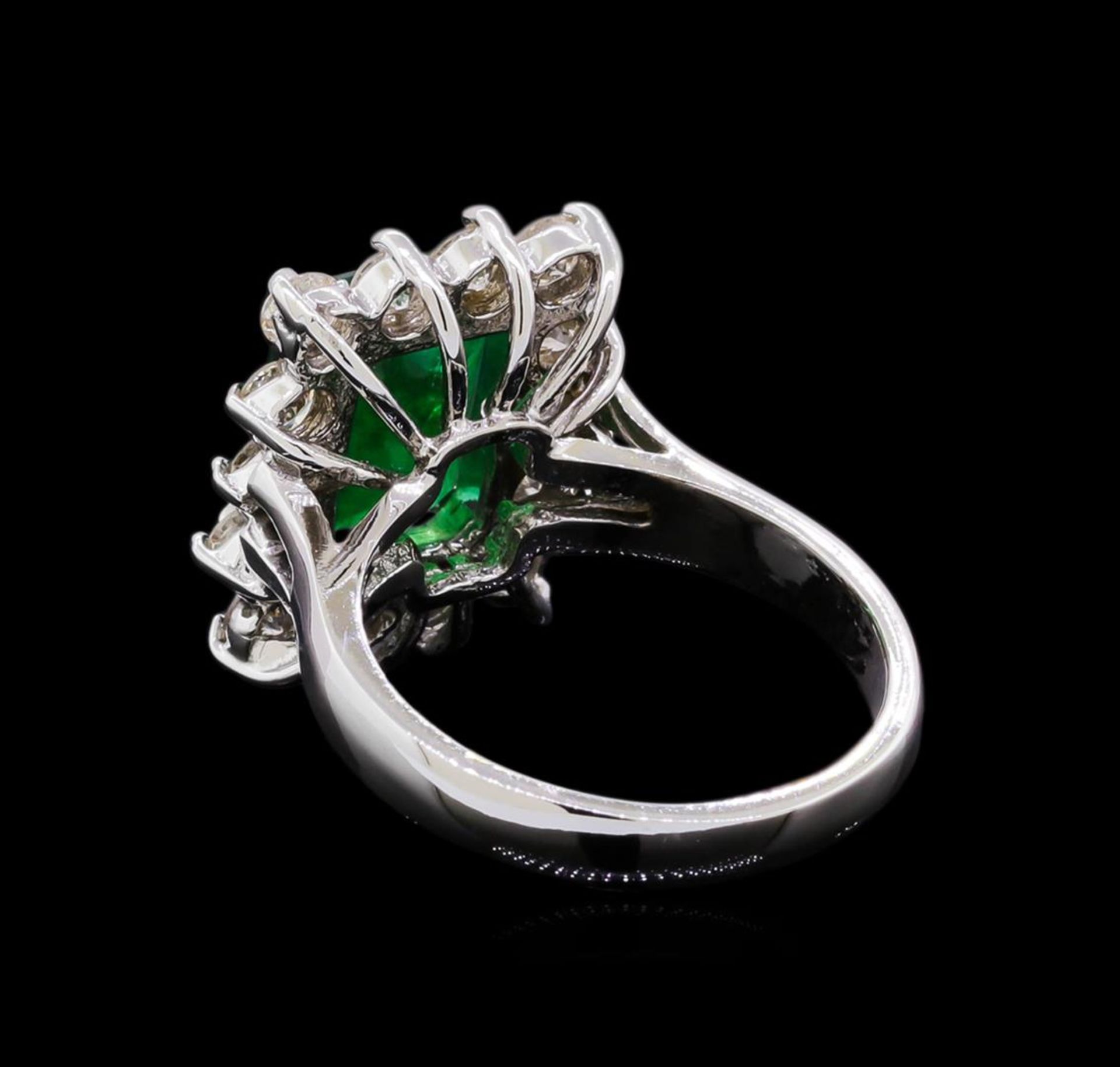 14KT White Gold 2.61 ctw Emerald and Diamond Ring - Image 3 of 5