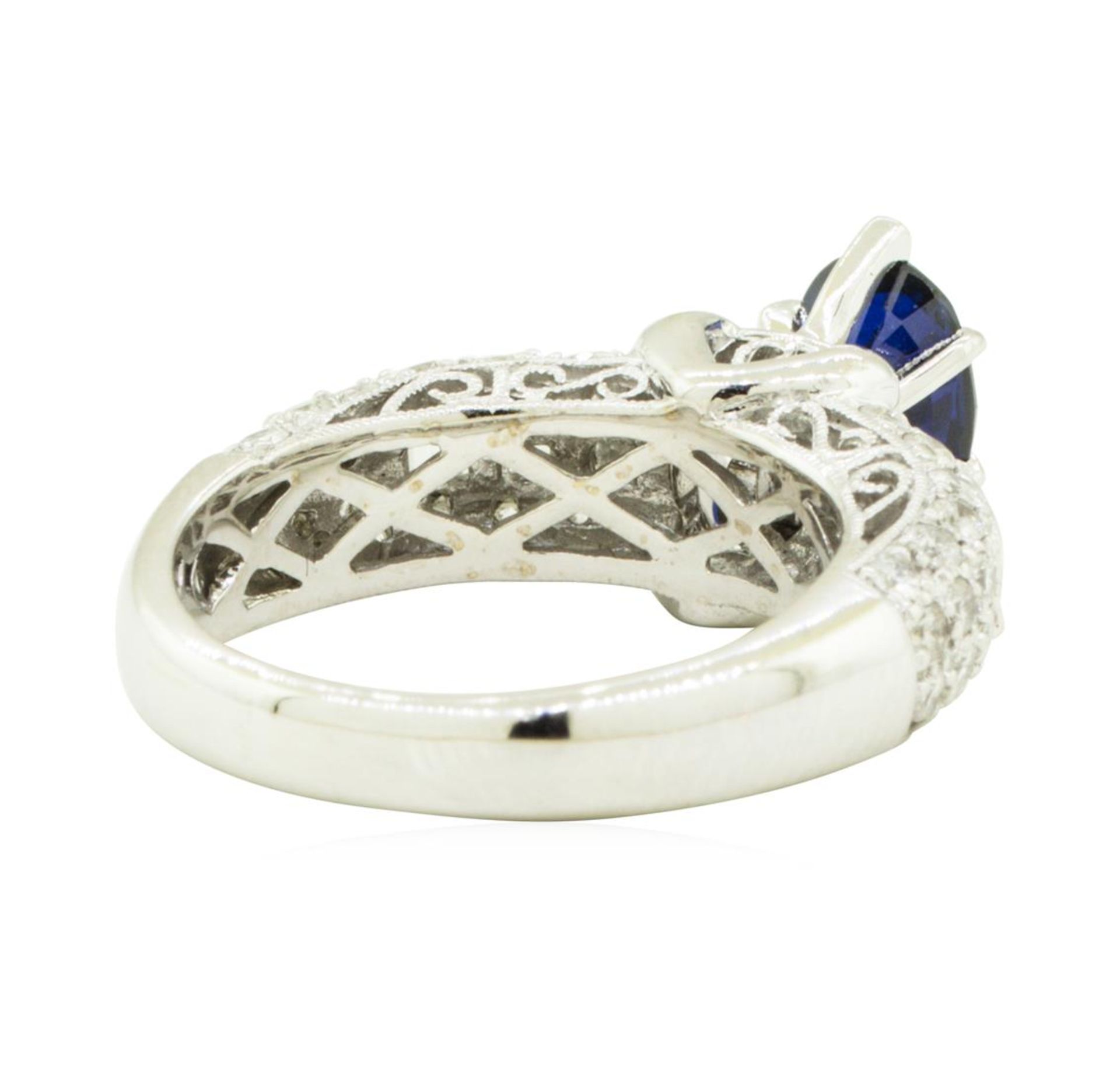 2.45 ctw Oval Mixed Blue Sapphire And Diamond Straight Line Ring - 18KT White Go - Image 3 of 5