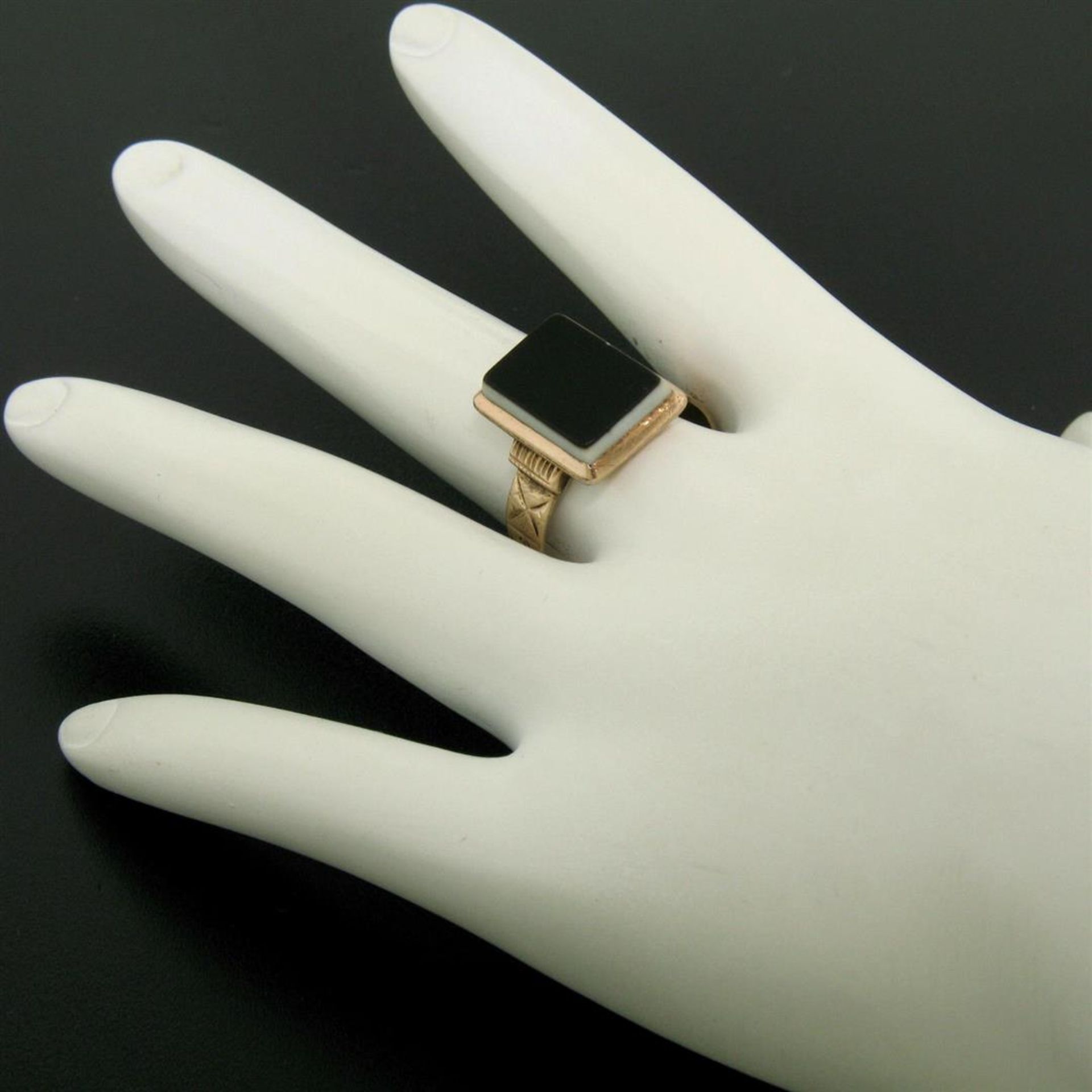10K Rose Gold Bezel Set Uncarved Stone Solitaire Ring - Image 3 of 8