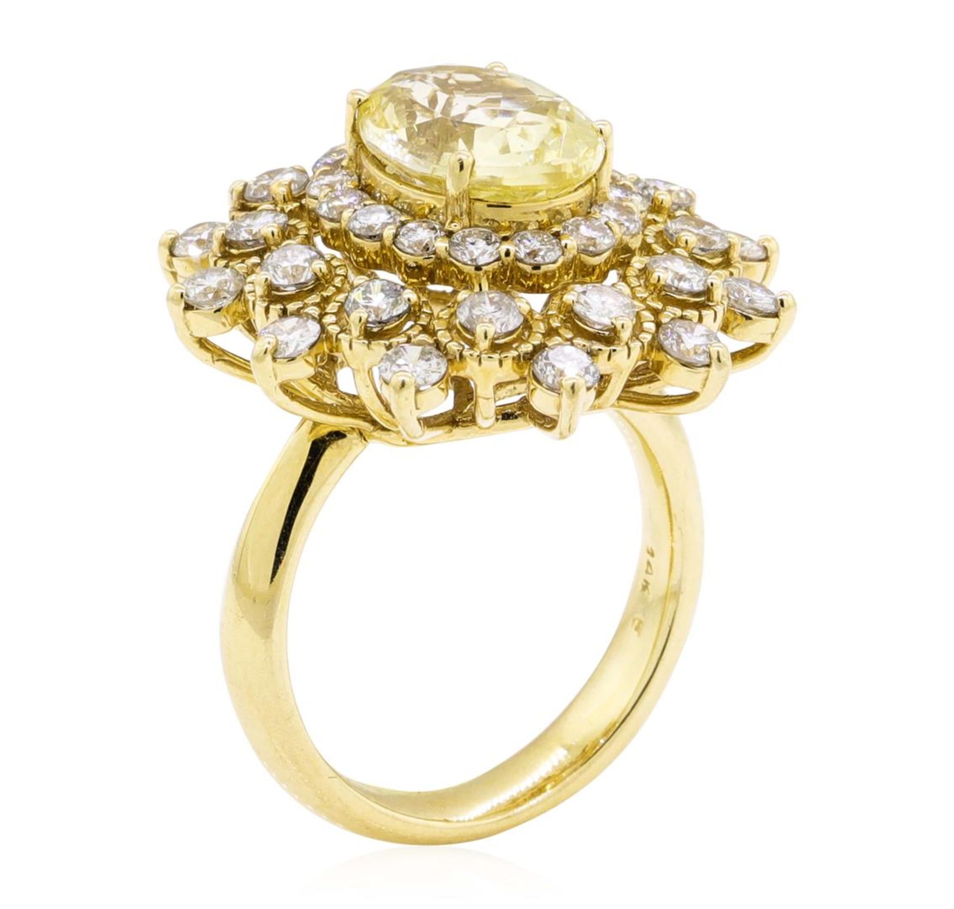 6.09 ctw Oval Mixed Yellow Sapphire And Round Brilliant Cut Diamond Ring - 14KT - Image 4 of 5