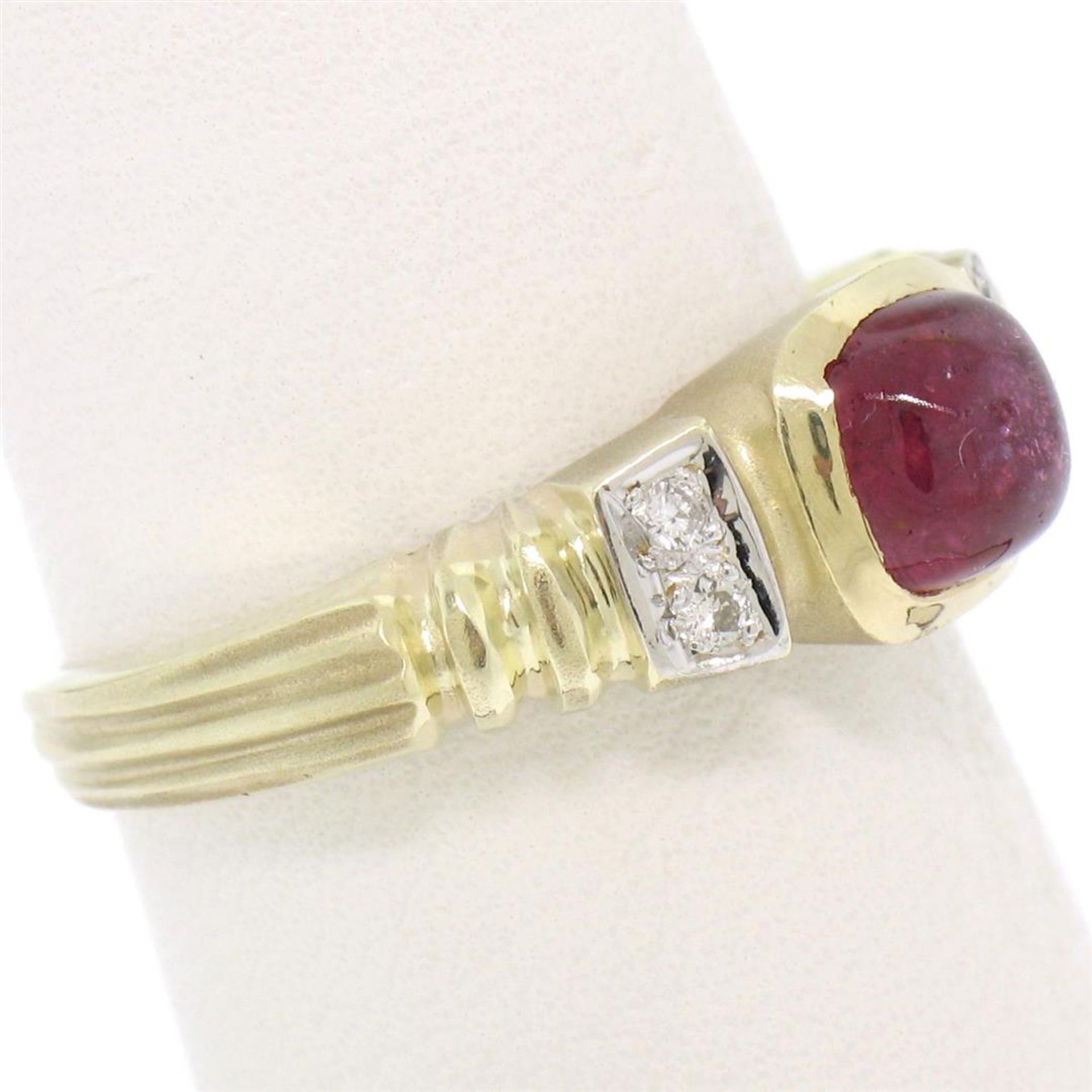 14k Yellow Gold 1.21ctw Cabochon Ruby Solitaire Ring w/ 4 Diamond Accents - Image 2 of 6