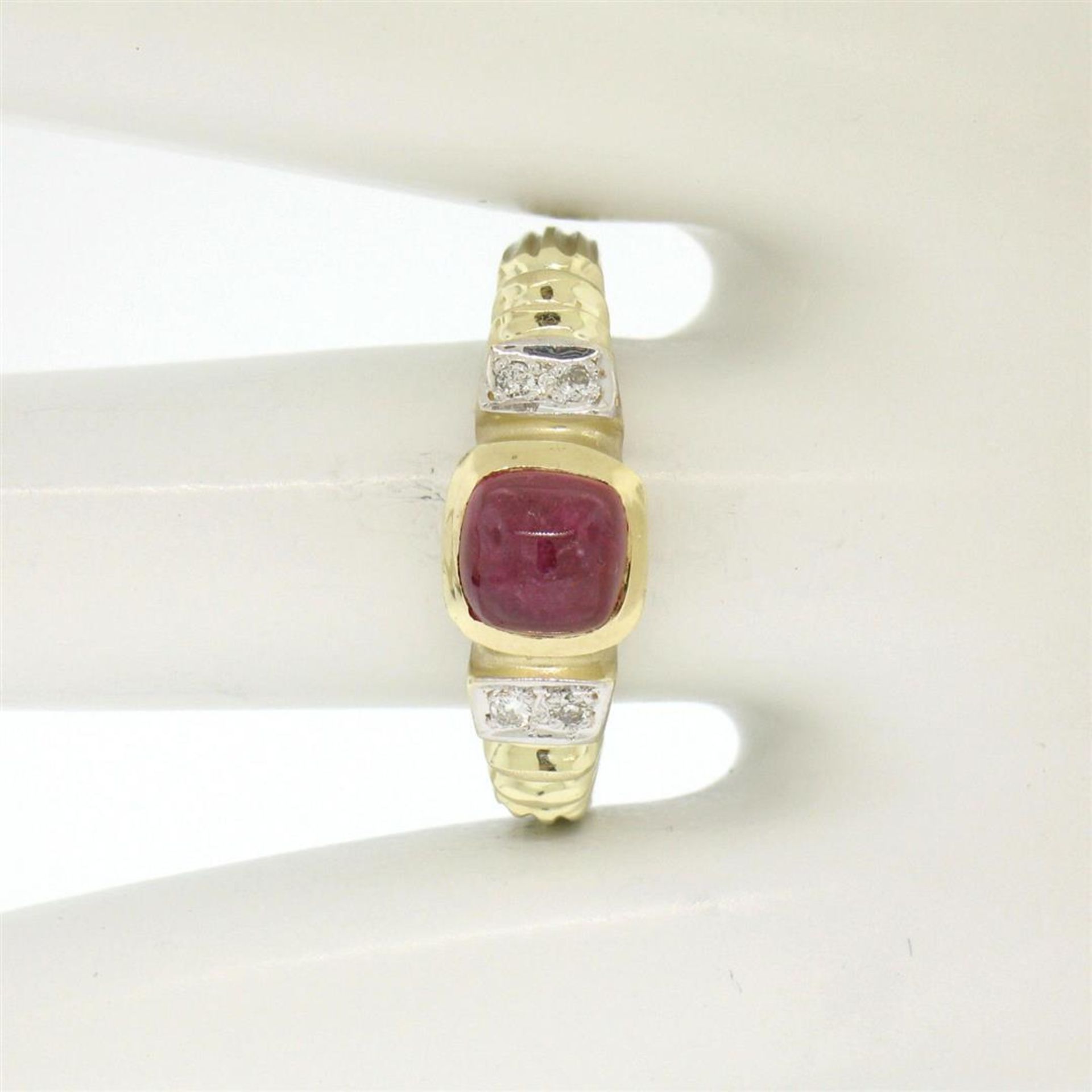 14k Yellow Gold 1.21ctw Cabochon Ruby Solitaire Ring w/ 4 Diamond Accents - Image 6 of 6