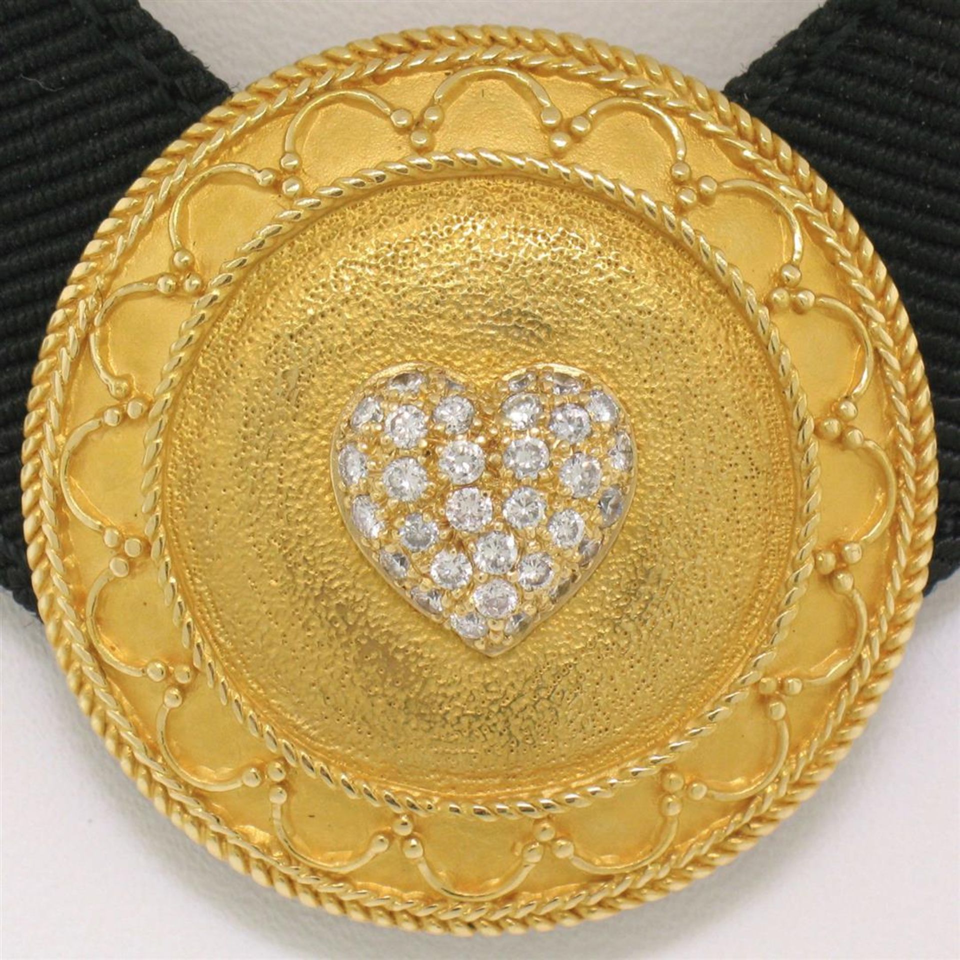 Stylish JAHAN 18K Gold Black Leather .50ctw Diamond Heart Round Shield Necklace - Image 3 of 7