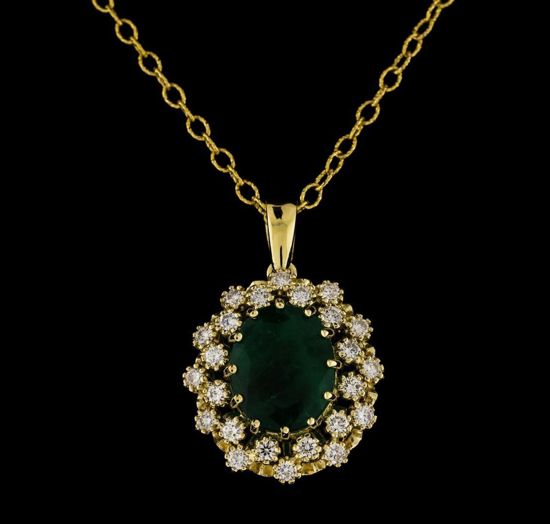 4.30 ctw Emerald and Diamond Pendant With Chain - 14KT Yellow Gold - Image 2 of 3