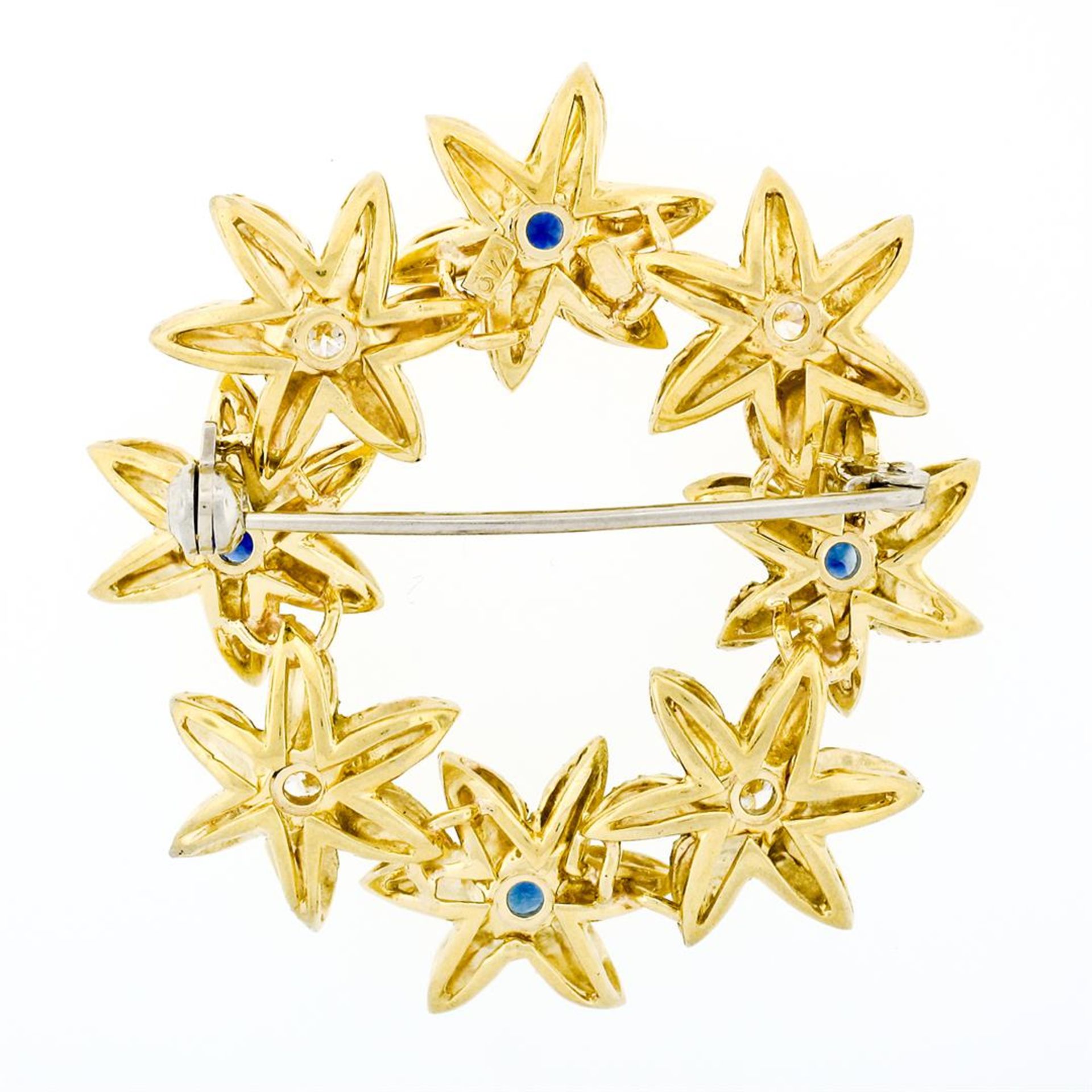Vintage 18k Gold 1.19ct Brilliant Sapphire & Diamond Etched Flower Wreath Brooch - Image 3 of 7