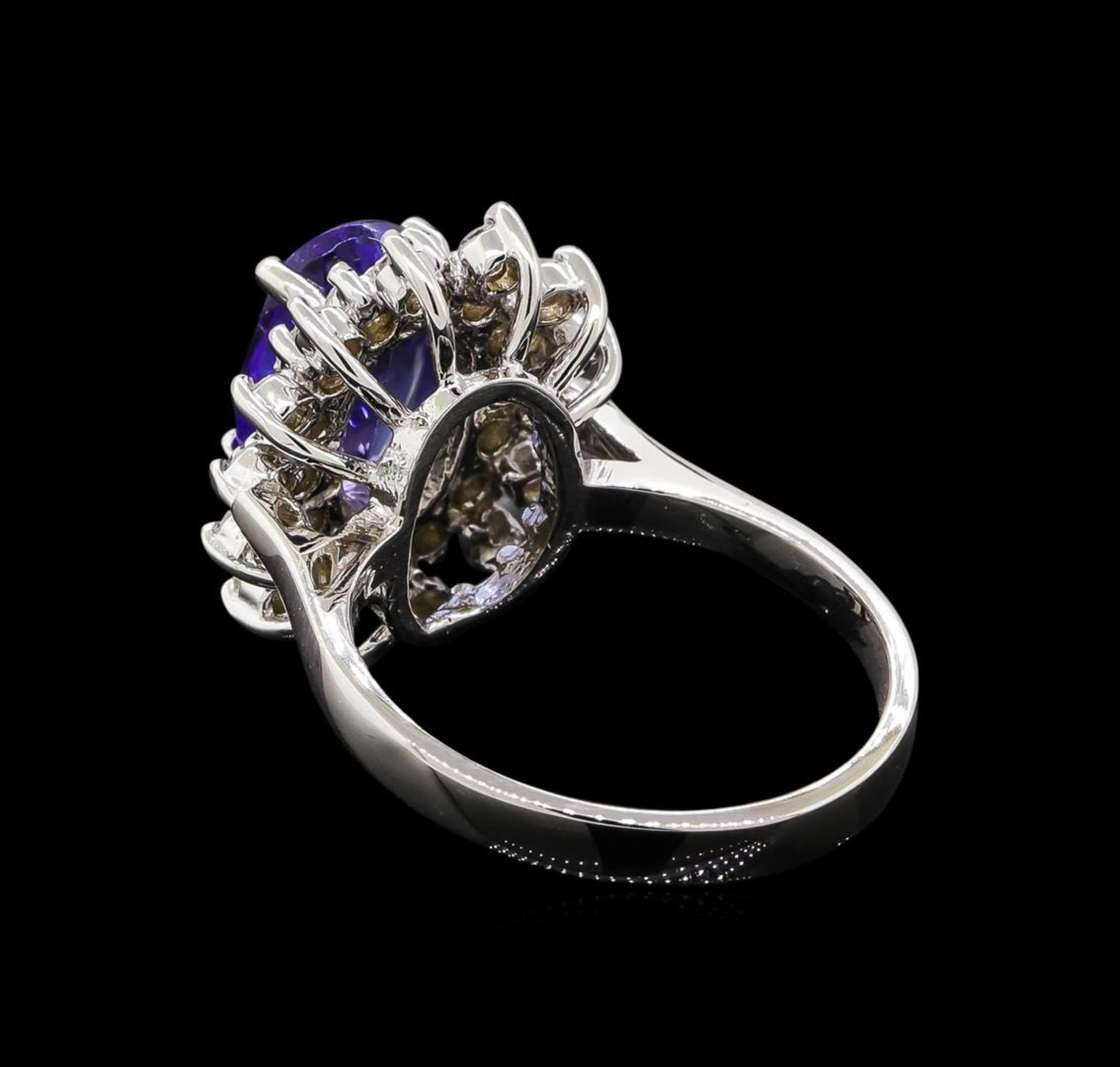 14KT White Gold 1.56 ctw Tanzanite and Diamond Ring - Image 3 of 5