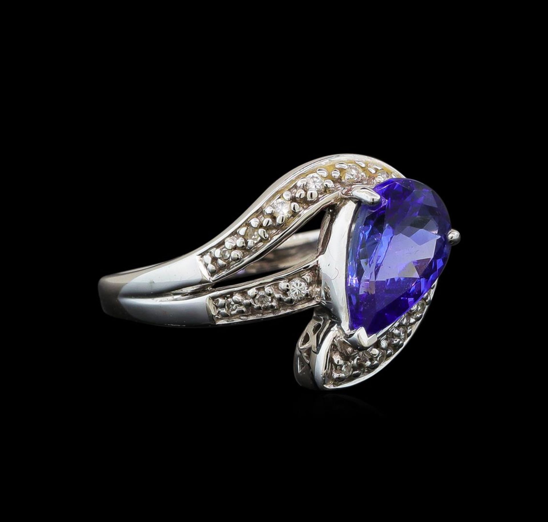 18KT White Gold 1.72 ctw Tanzanite and Diamond Ring