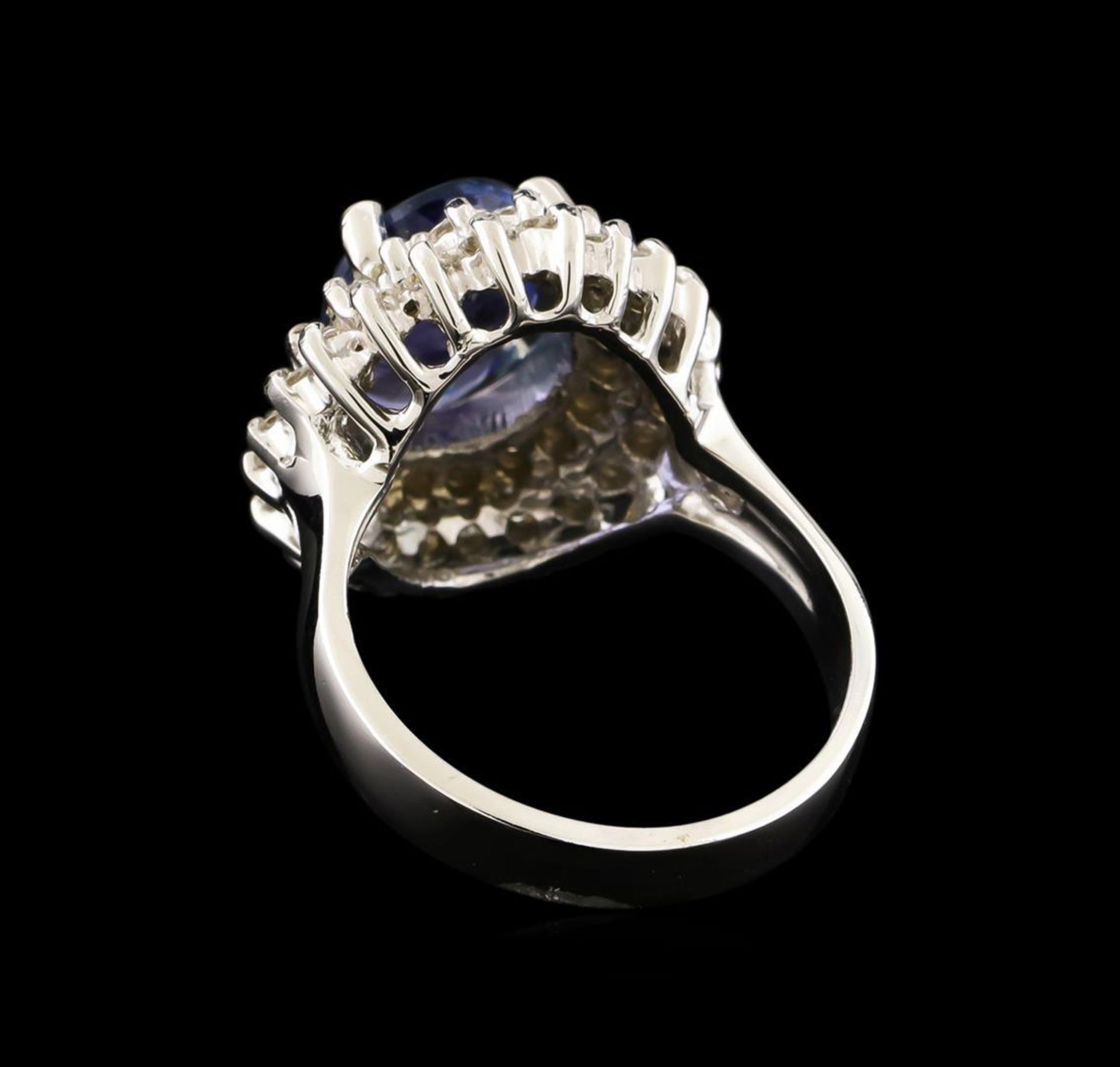 2.75ct Tanzanite and Diamond Ring - 14KT White Gold - Image 3 of 5