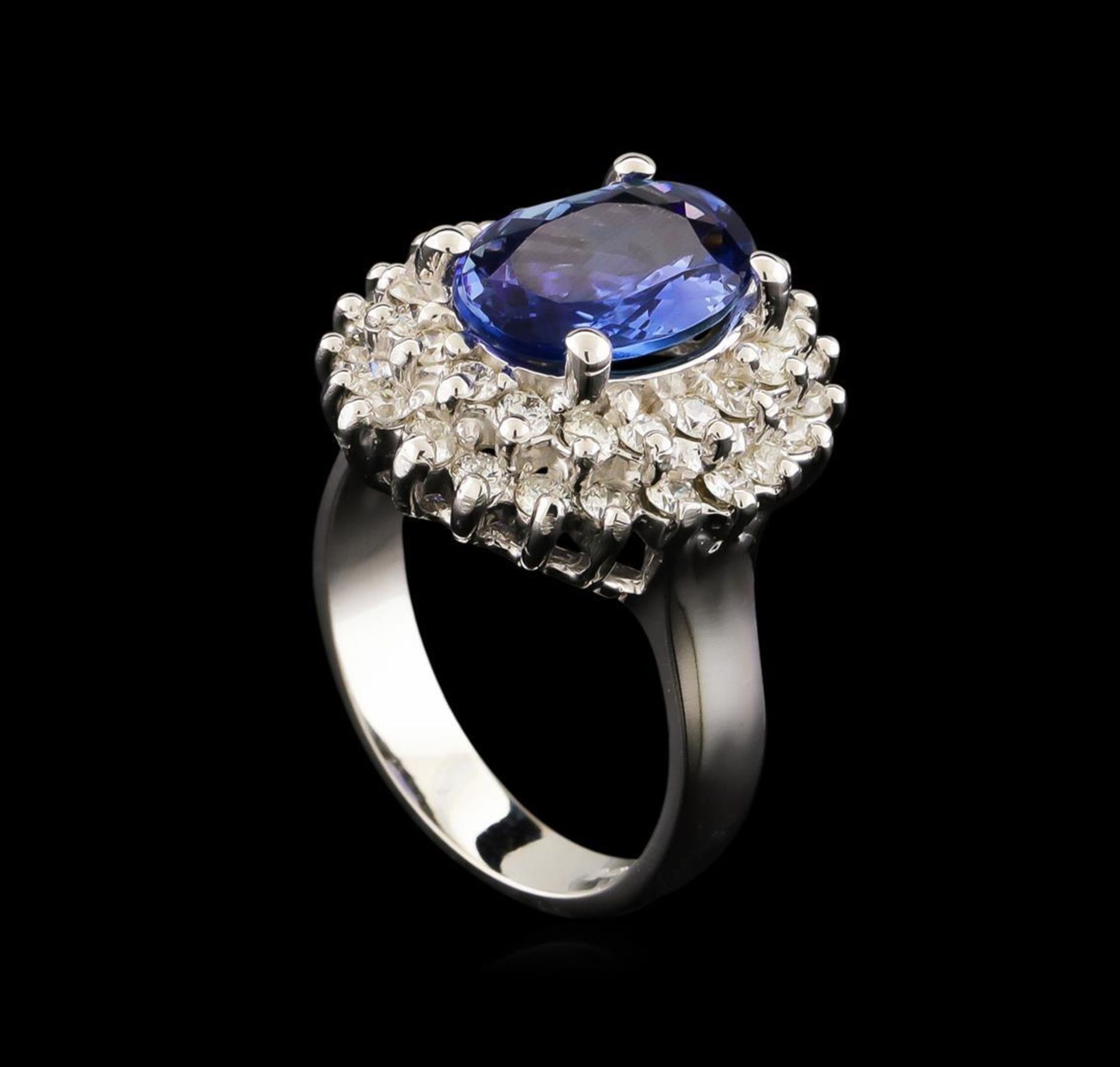 2.75ct Tanzanite and Diamond Ring - 14KT White Gold - Image 4 of 5