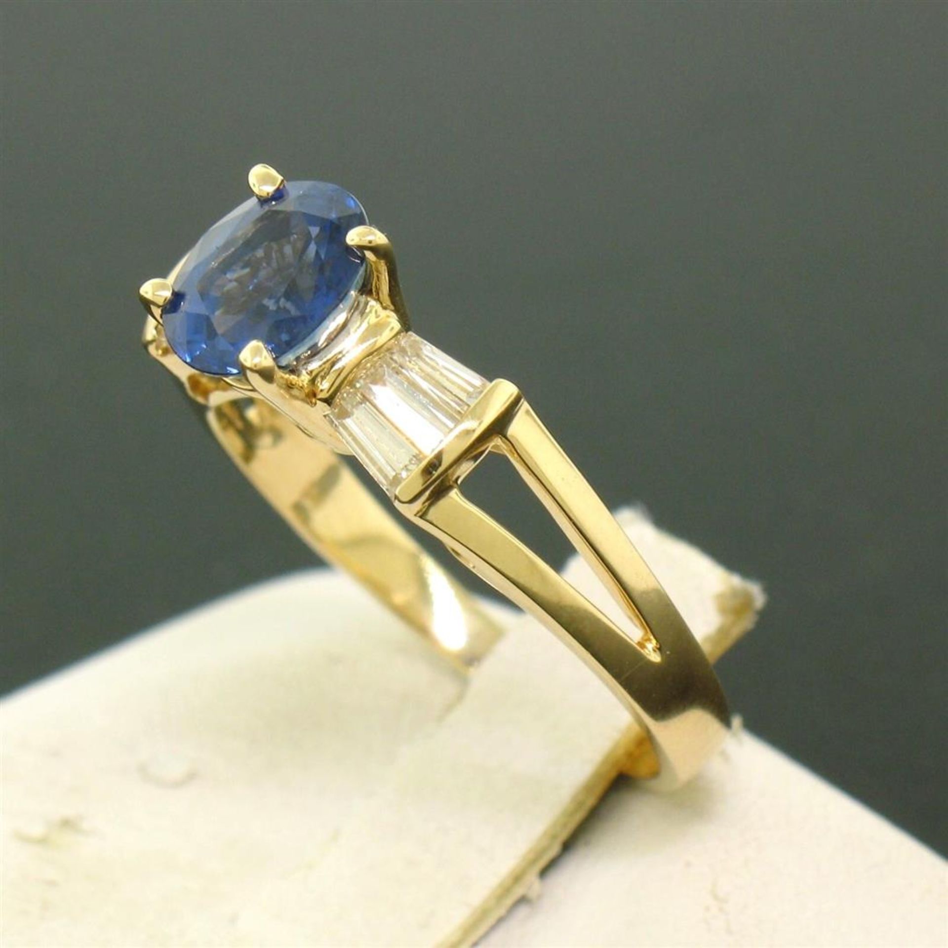14k Yellow Gold ROYAL BLUE Sapphire Solitaire Ring Fine Baguette Diamond Accents - Image 6 of 9
