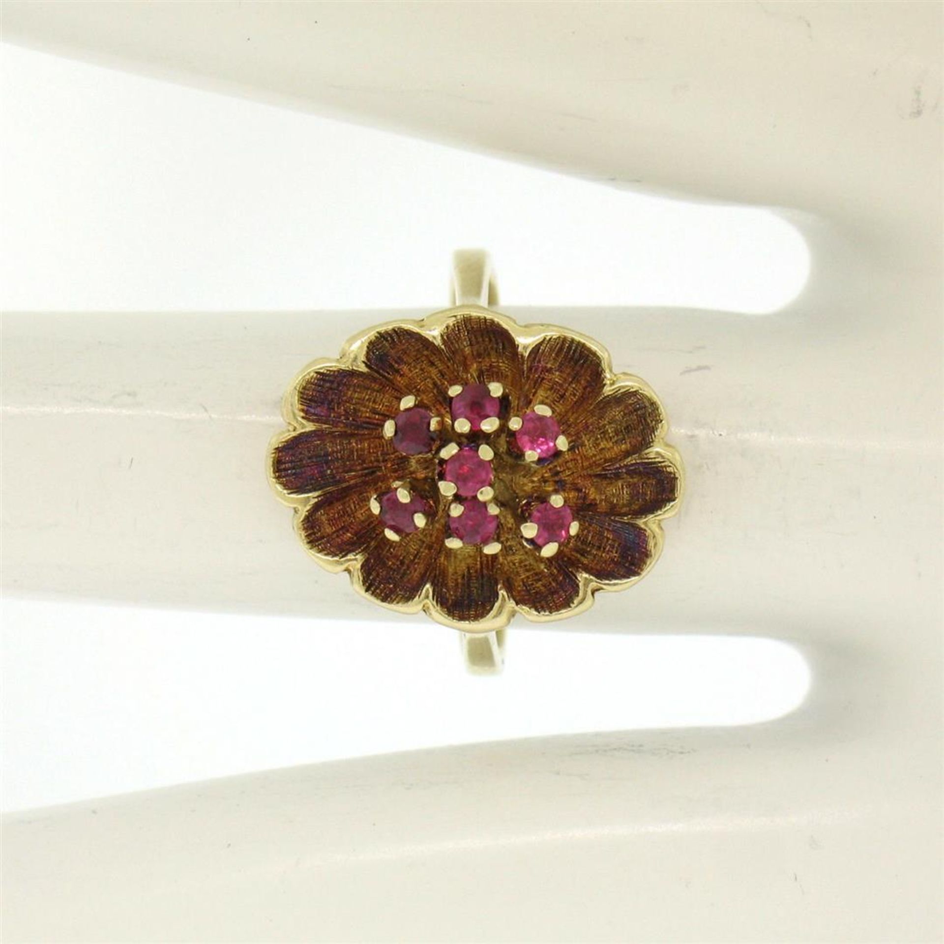 Vintage 14k Yellow Gold 0.25ctw Round Ruby Cluster Brushed Texture Flower Ring - Image 8 of 8