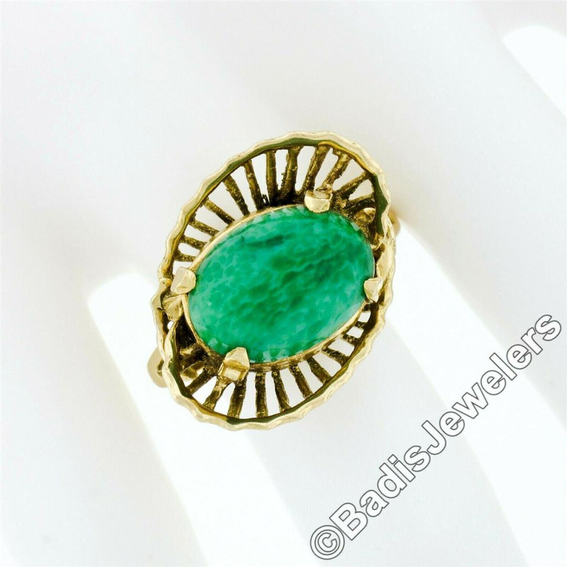 Vintage Handmade 18kt Yellow Gold Oval Jade Solitaire Ring - Image 3 of 8