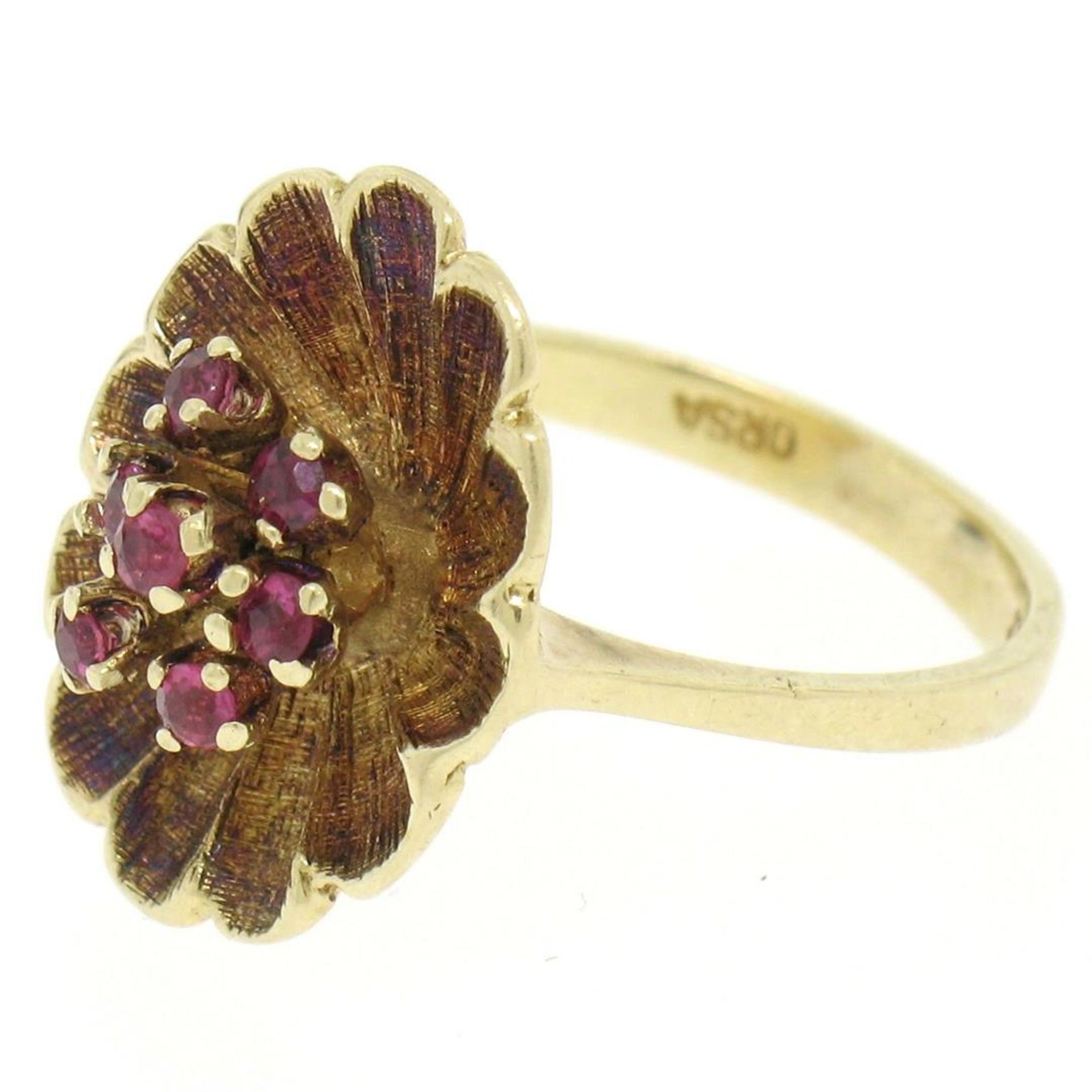 Vintage 14k Yellow Gold 0.25ctw Round Ruby Cluster Brushed Texture Flower Ring - Image 3 of 8