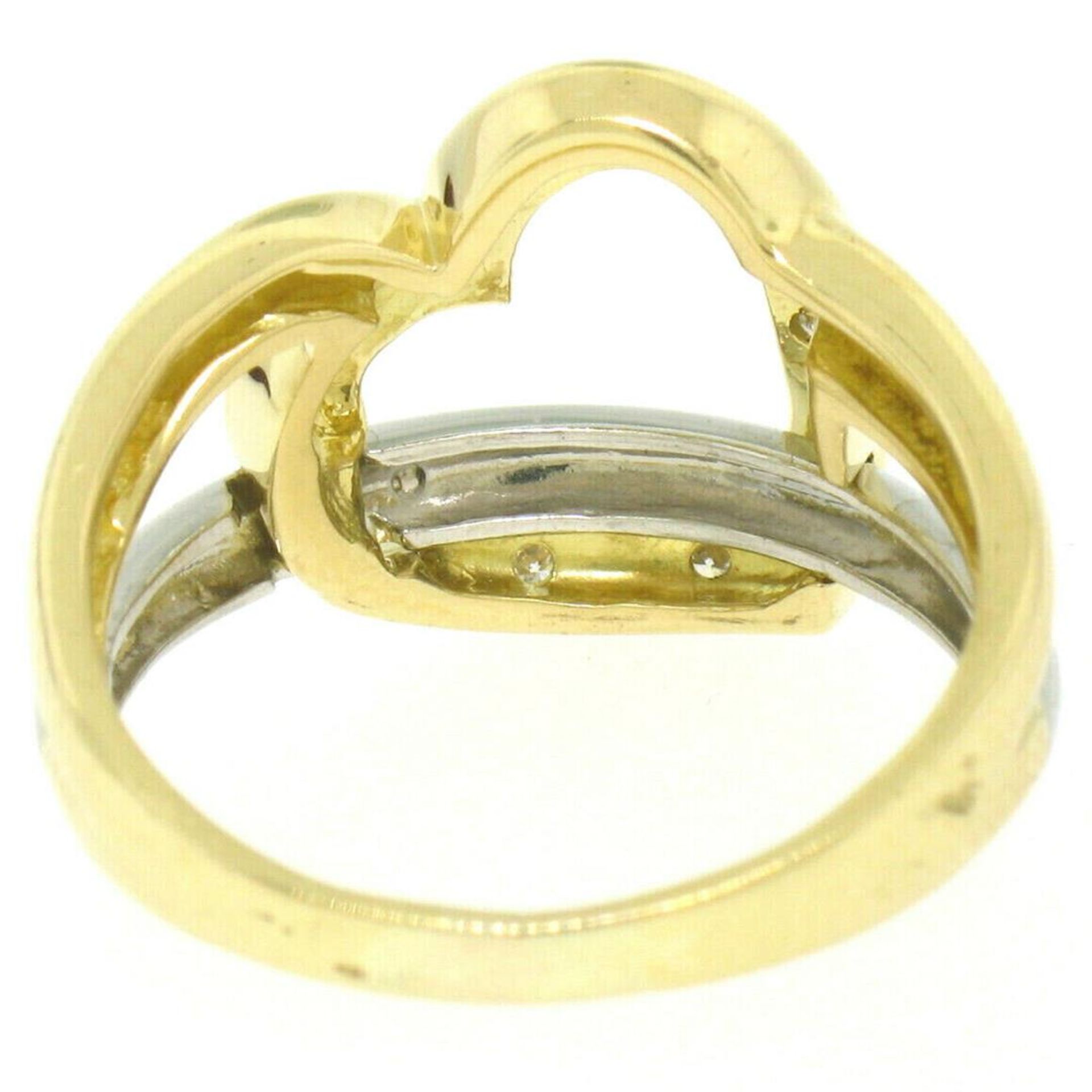 Estate 18k Two Tone Gold 0.12ctw Round Cut Diamond Open Interlocking Heart Ring - Image 6 of 6