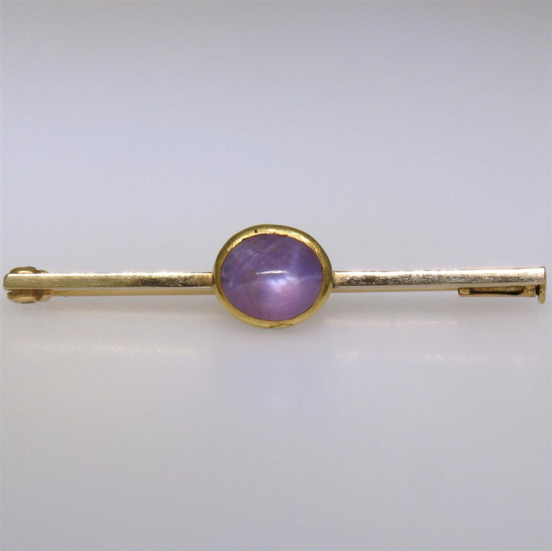 18k Yellow Gold 2.50 ct Oval Bezel Set Pink Star Sapphire Bar Pin Brooch - Image 2 of 8