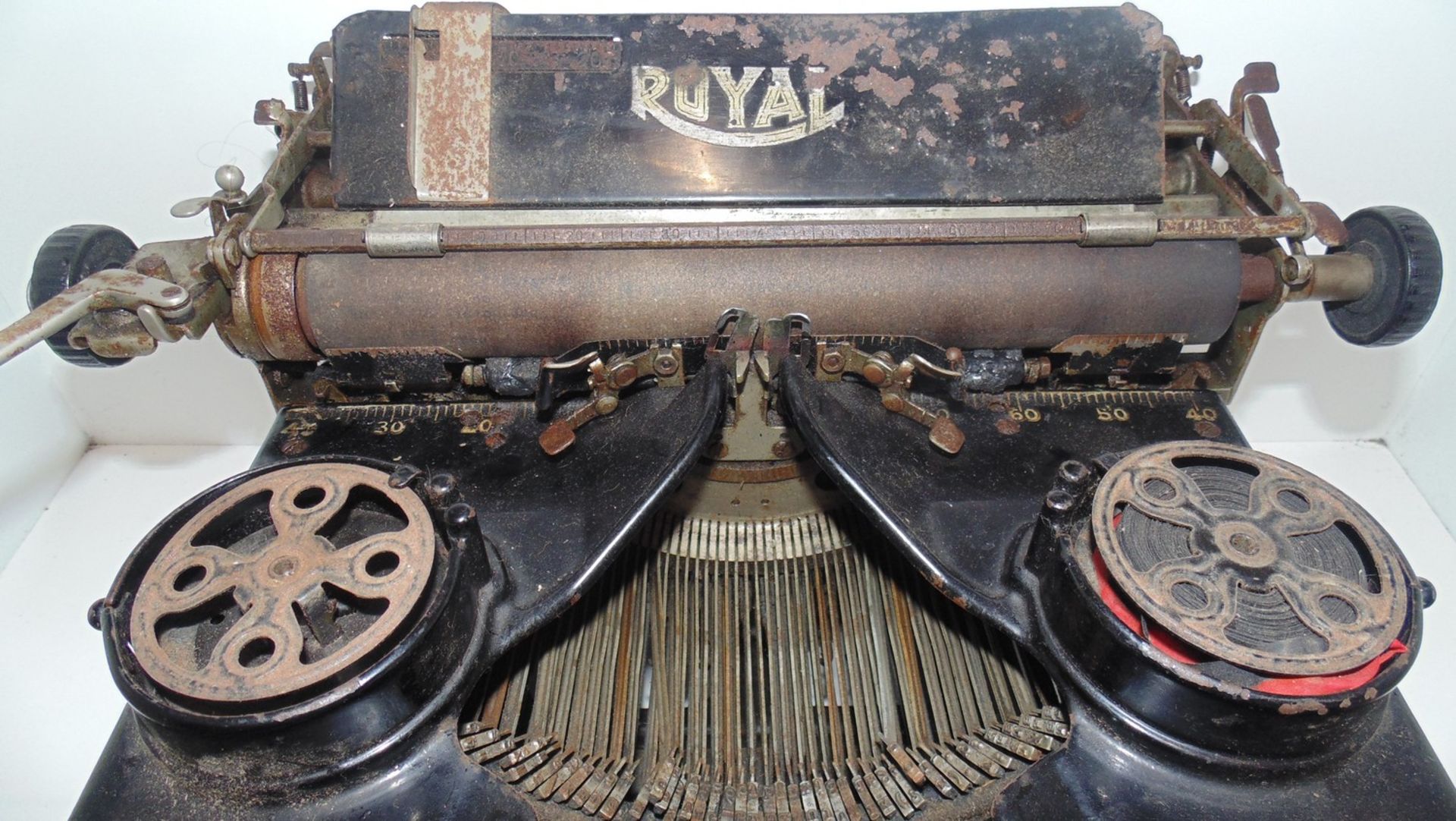 Royal typewriter - Image 3 of 3