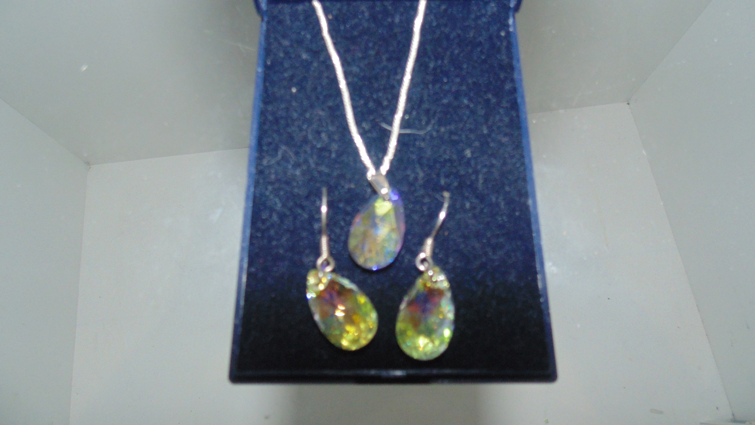 silver opalescent pendant and earrings . - Image 2 of 2