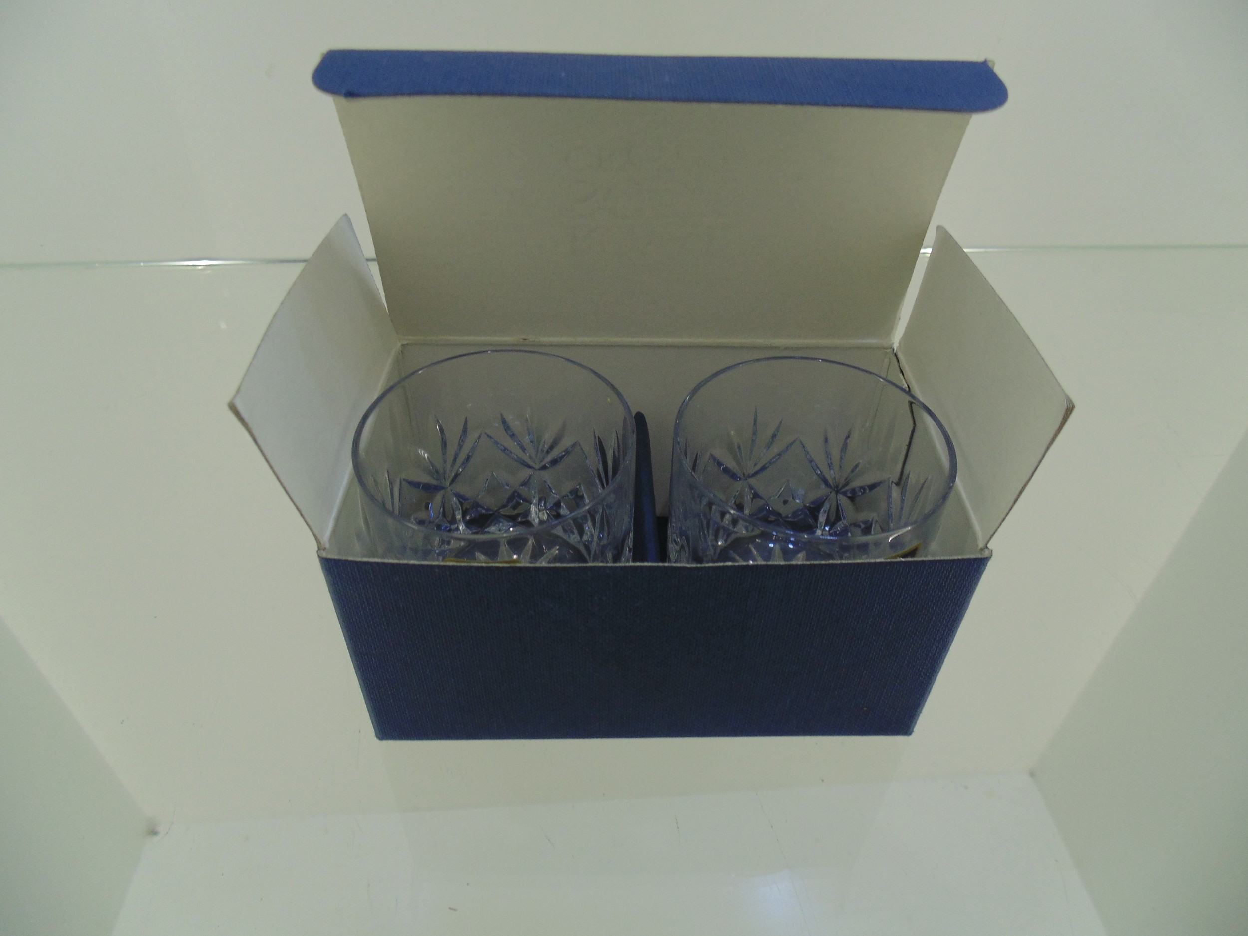 Royal Scott Shot glasses - Image 3 of 3