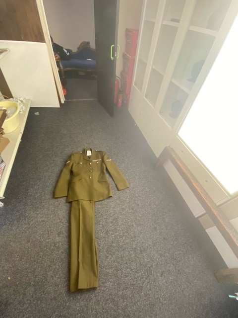 Royal Artillery Sergeant dress uniform - Image 2 of 4