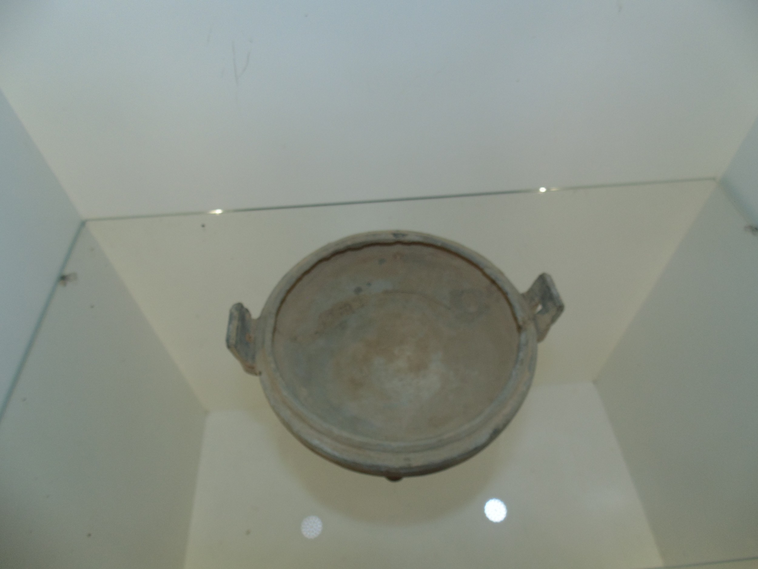 Ancient roman pot - Image 2 of 2