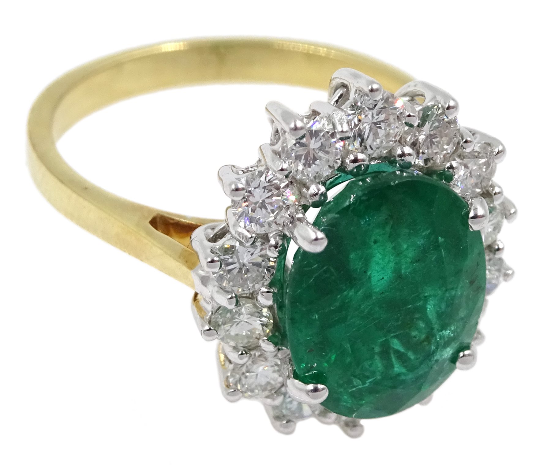 18ct gold oval emerald and diamond cluster ring - Image 3 of 5