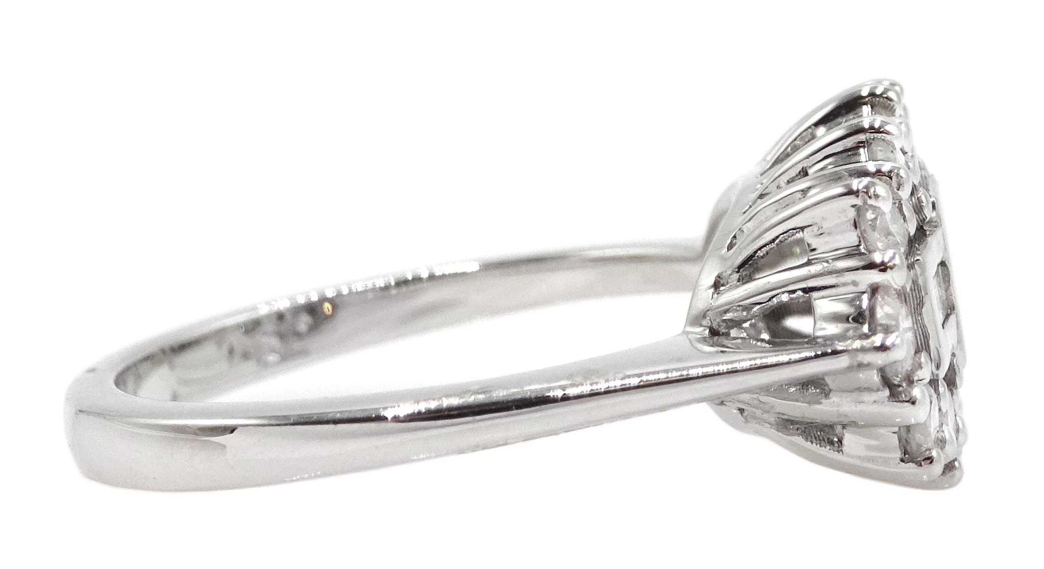 18ct white gold and diamond cluster ring - Image 4 of 6