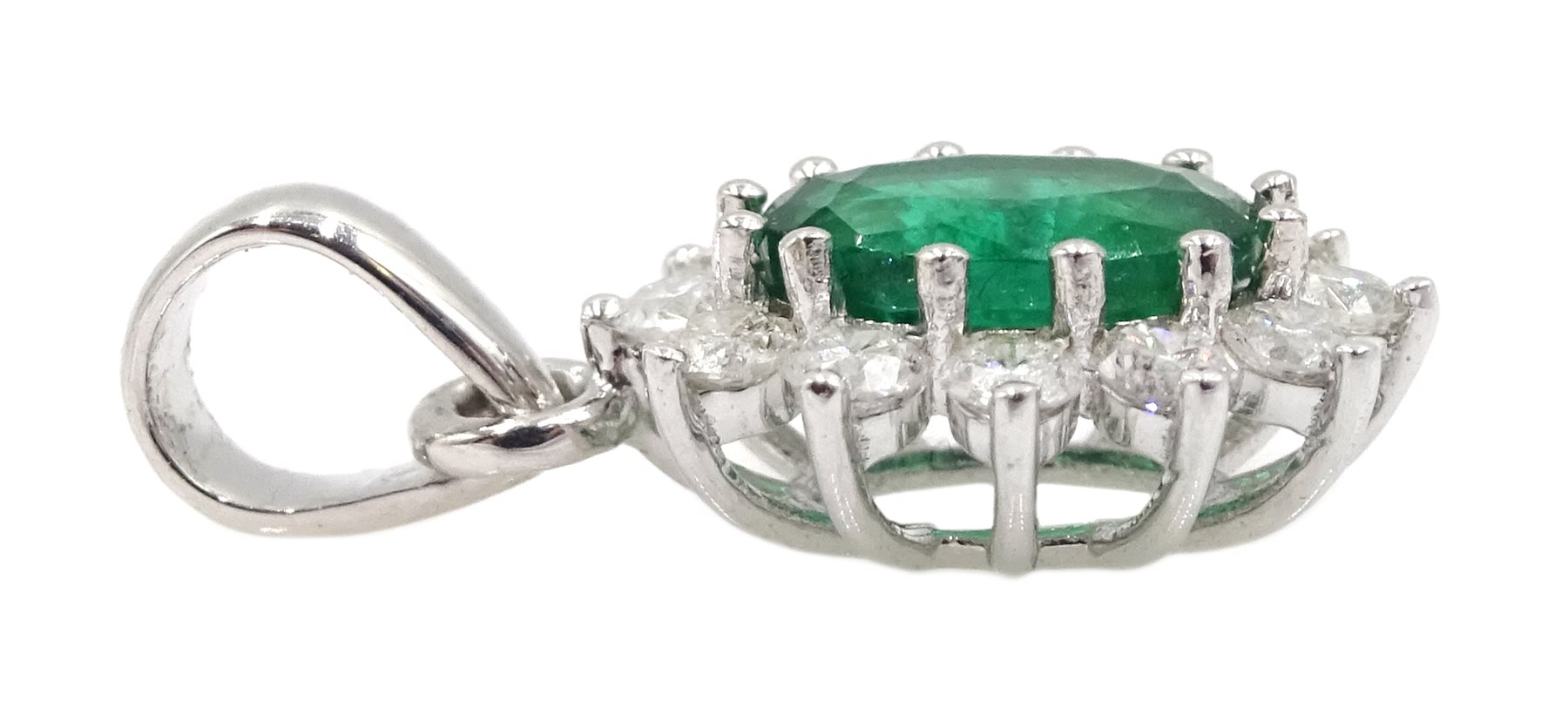 18ct white gold oval emerald and diamond cluster pendant - Image 2 of 2