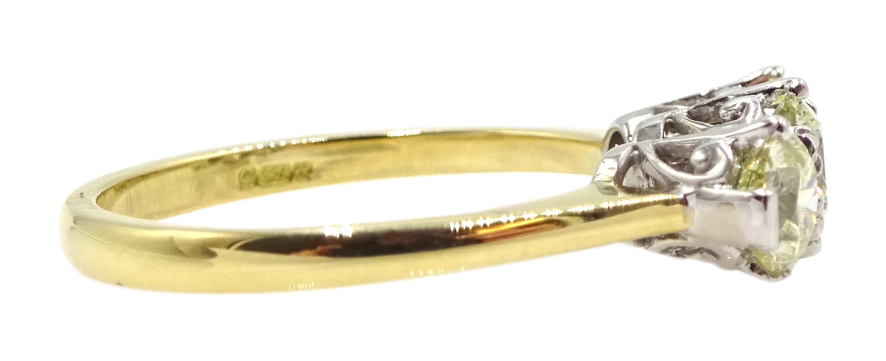 18ct white and yellow gold three stone diamond ring - Image 4 of 7